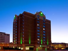 Holiday Inn & Suites 温尼伯- DOWNTOWN