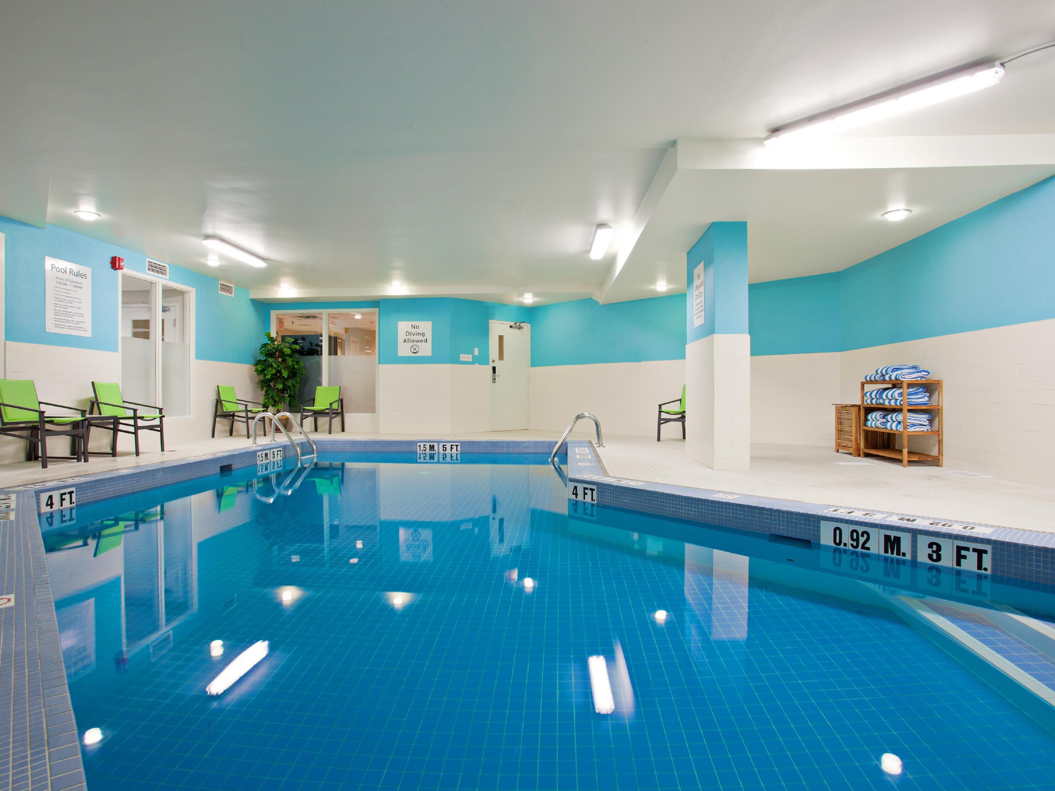 Holiday Inn relaxing pool area