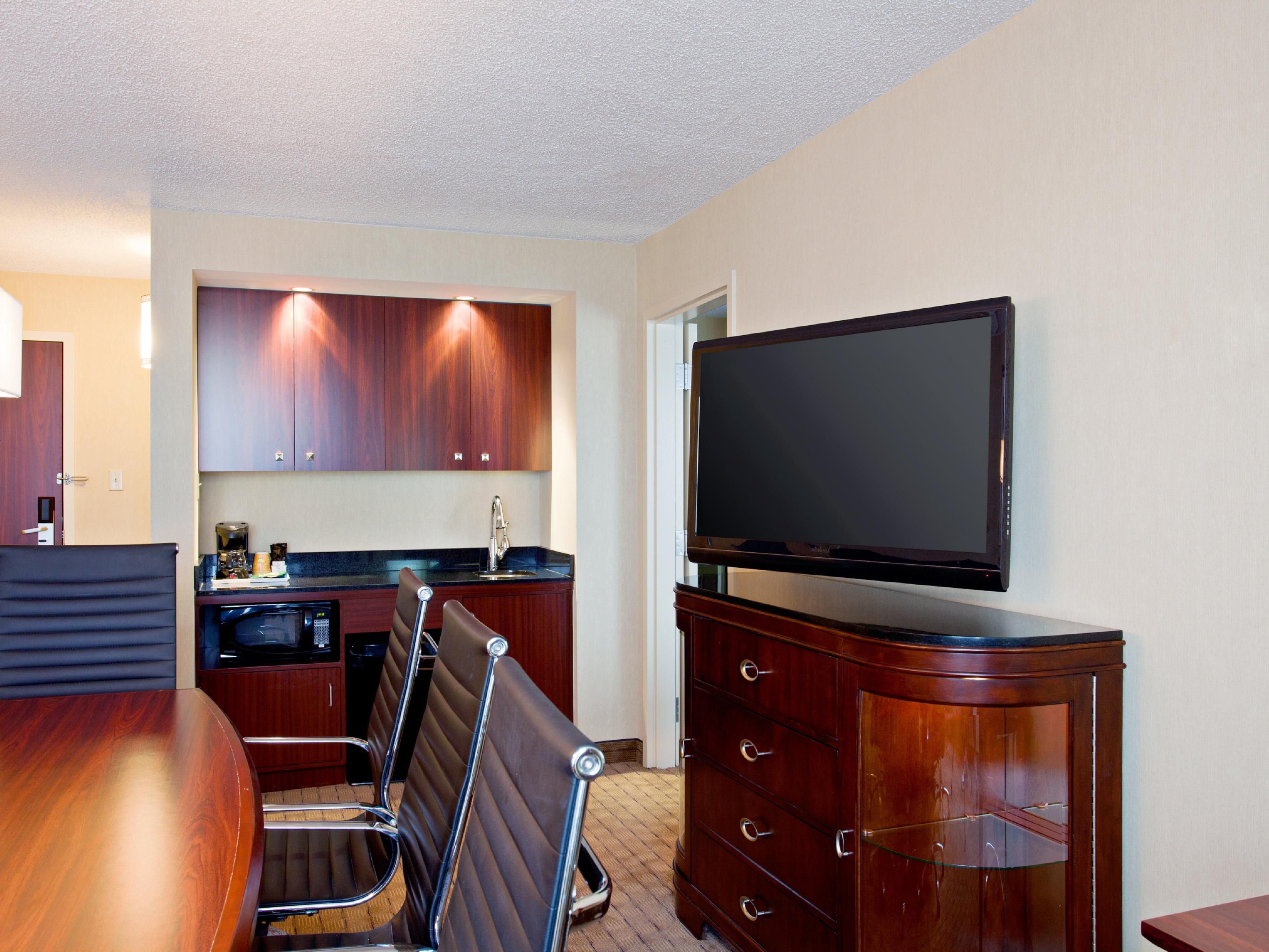 Hotel in Winnipeg | Holiday Inn Hotel & Suites Winnipeg-Downtown Hotel