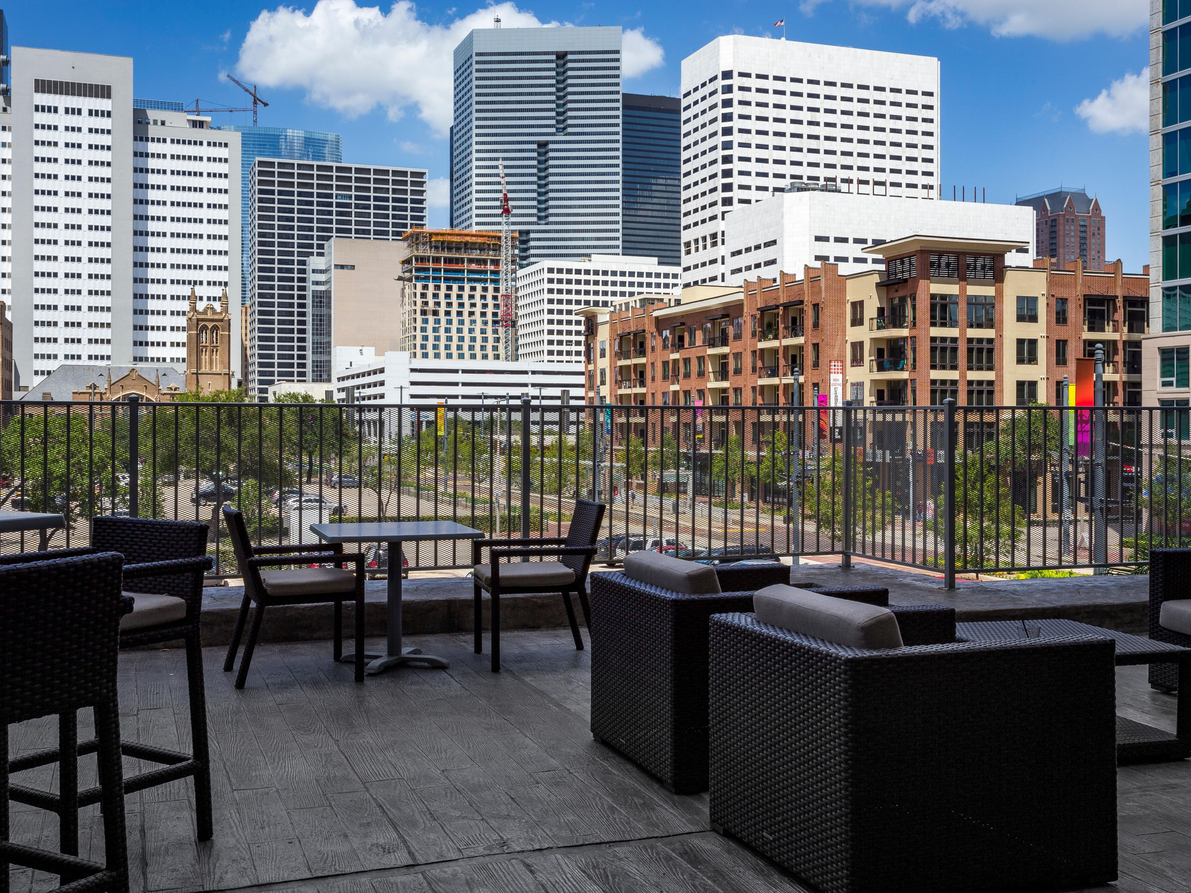 A great minimalist wedding option with gorgeous panoramic views of downtown Houston skyline. Our budget friendly option will not disappoint! Discounted room blocks, catering and bar service are available. Contact our team to take a tour and plan your event today! 