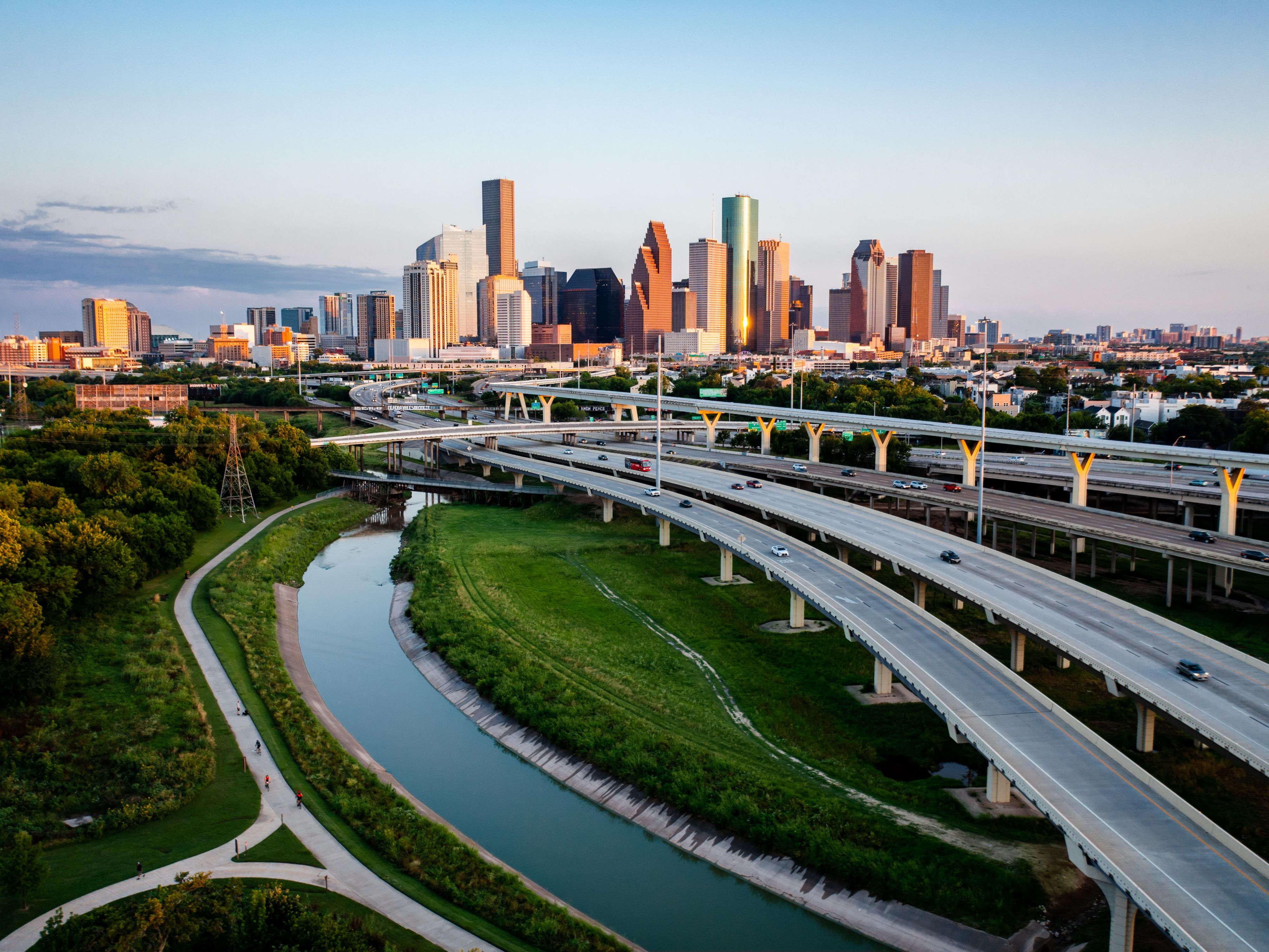 Conveniently located near George Bush Intercontinental Airport, our hotel offers easy access to popular Houston attractions like Sam Houston Race Park, world-class golfing at Golf Club of Houston and Tour 18, and premier sports and entertainment venues including Minute Maid Park, NRG Stadium, and Toyota Center. Downtown is 20 minutes away.
