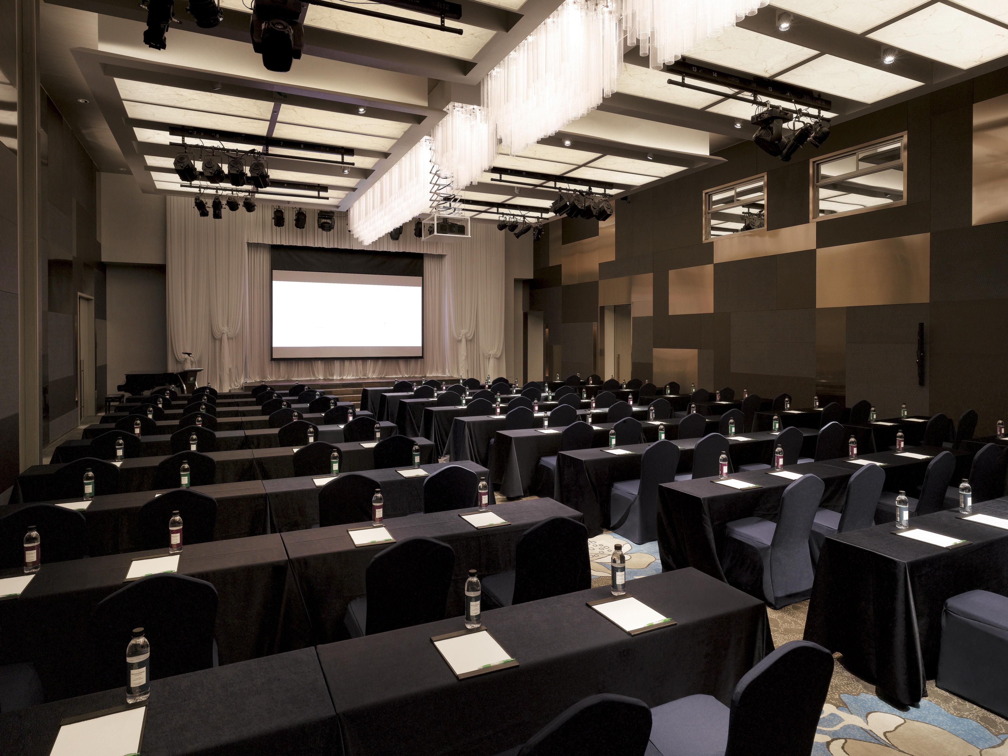 With its 320 square meter Ballroom and 188 square meter Multi-Function room which can be separated into three, are all located on the same level, can host various events ranging from efficient business workshops to high-quality weddings.