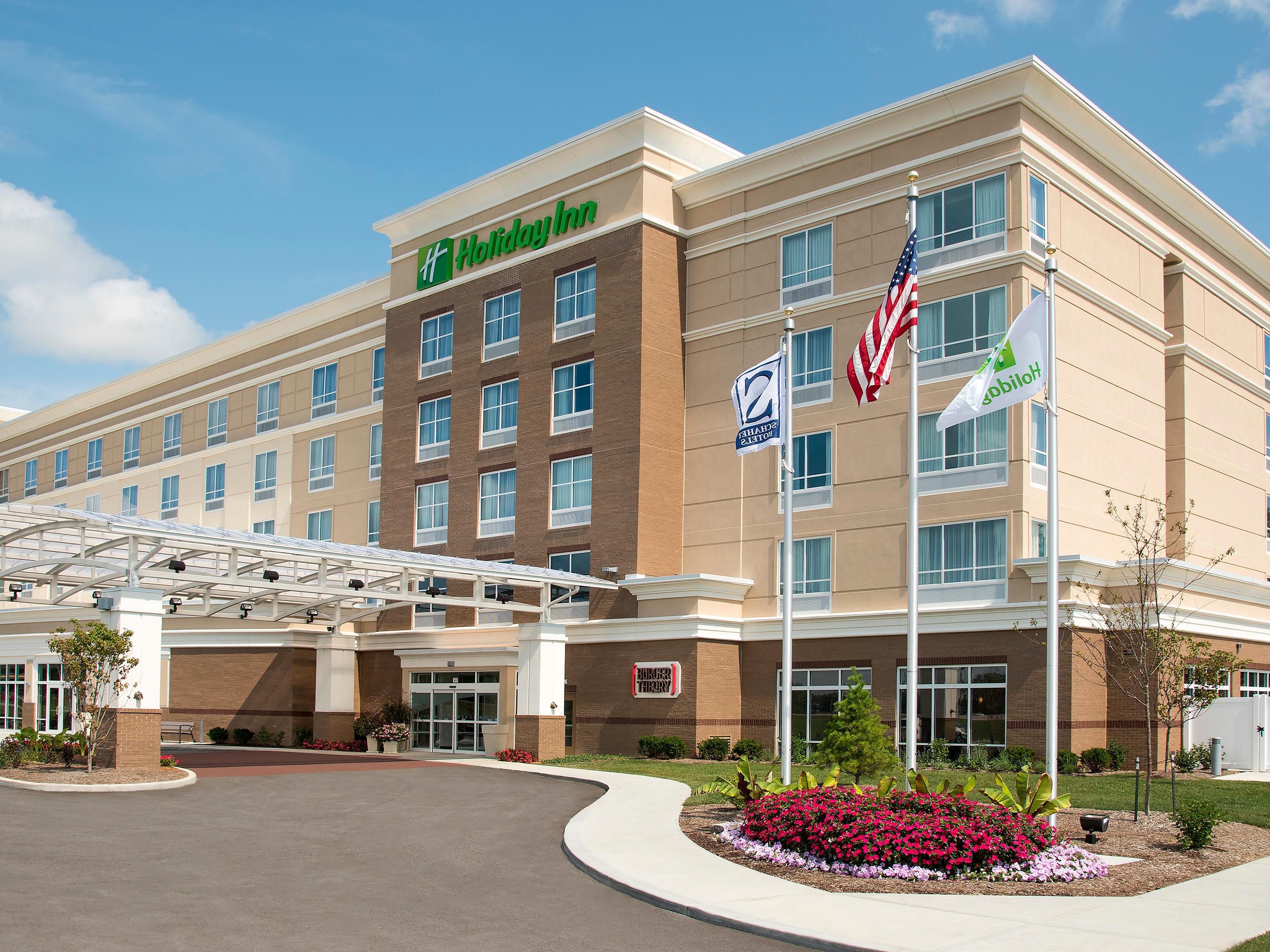 Отель здание. Holiday Inn. Westfield Indianapolis. Америка Индианаполис аэропорт.