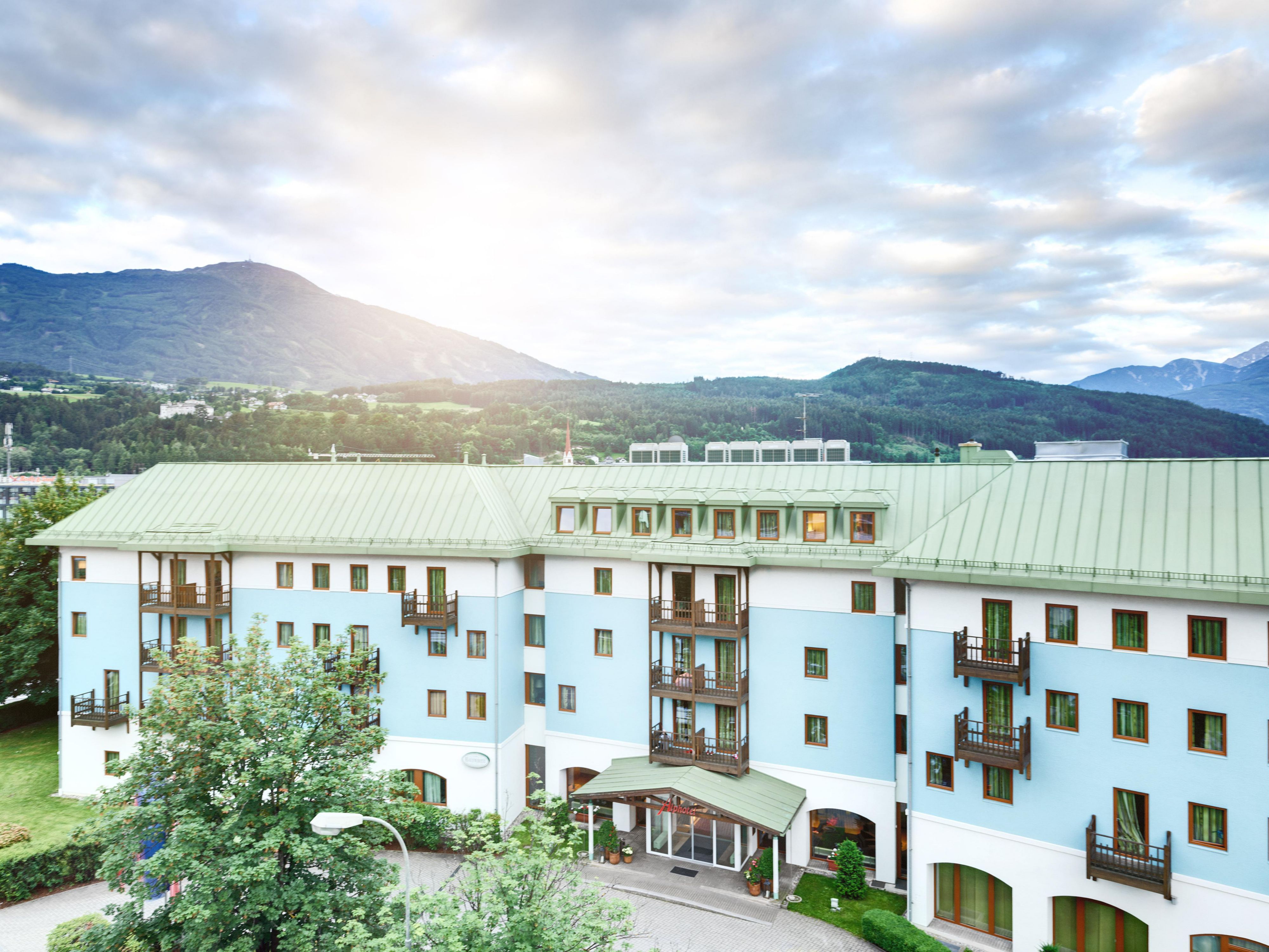 Holiday Inn Innsbruck Hotel Exterior
