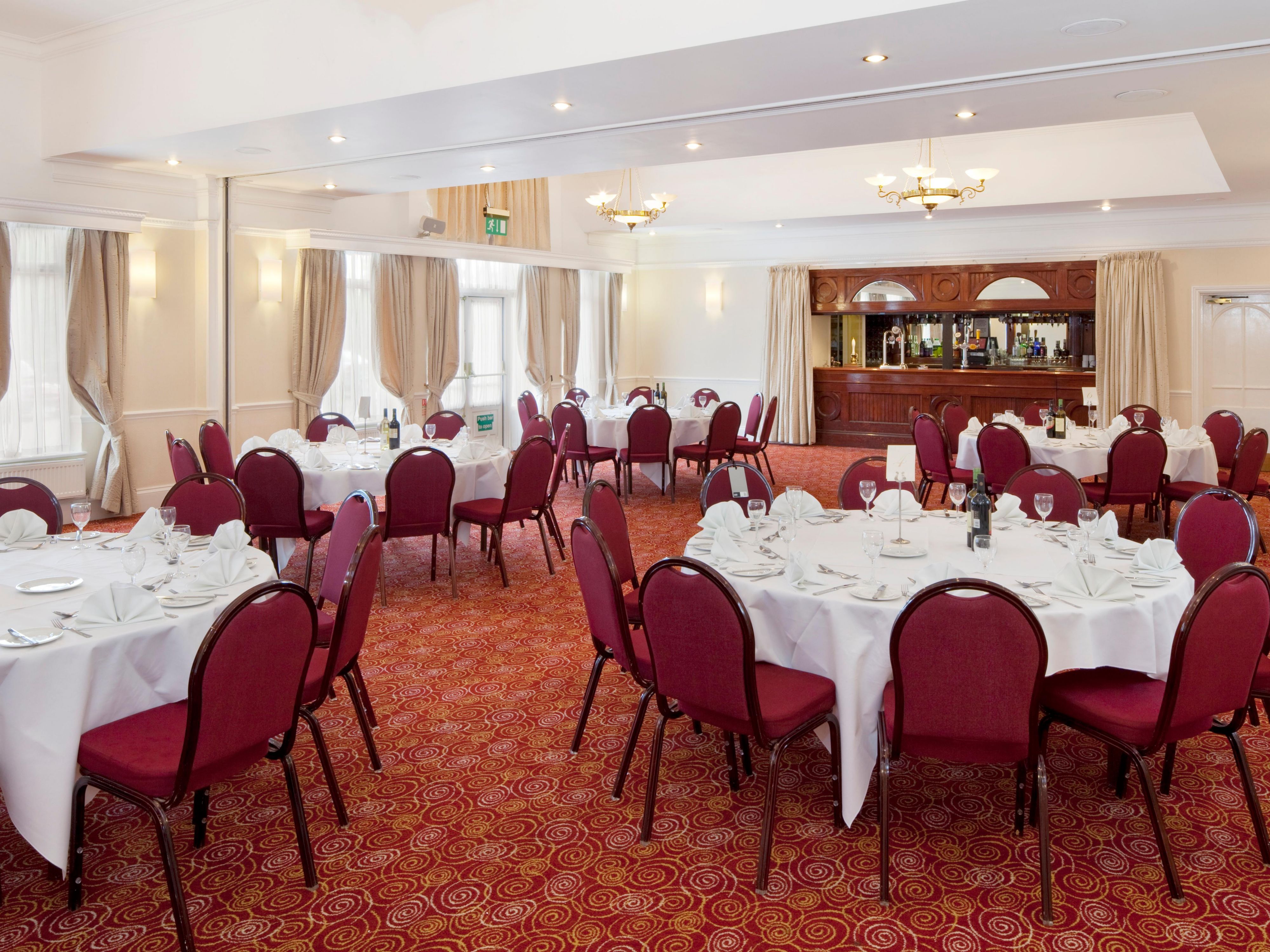 The perfect balance of value and premium service, in 2026 make the most of our DDR Lite rate only £26 per person. Including everything you need for a productive day: room hire, modern facilities, a tasty lunch, and tea and coffee. Quote DDRLITE when booking. 