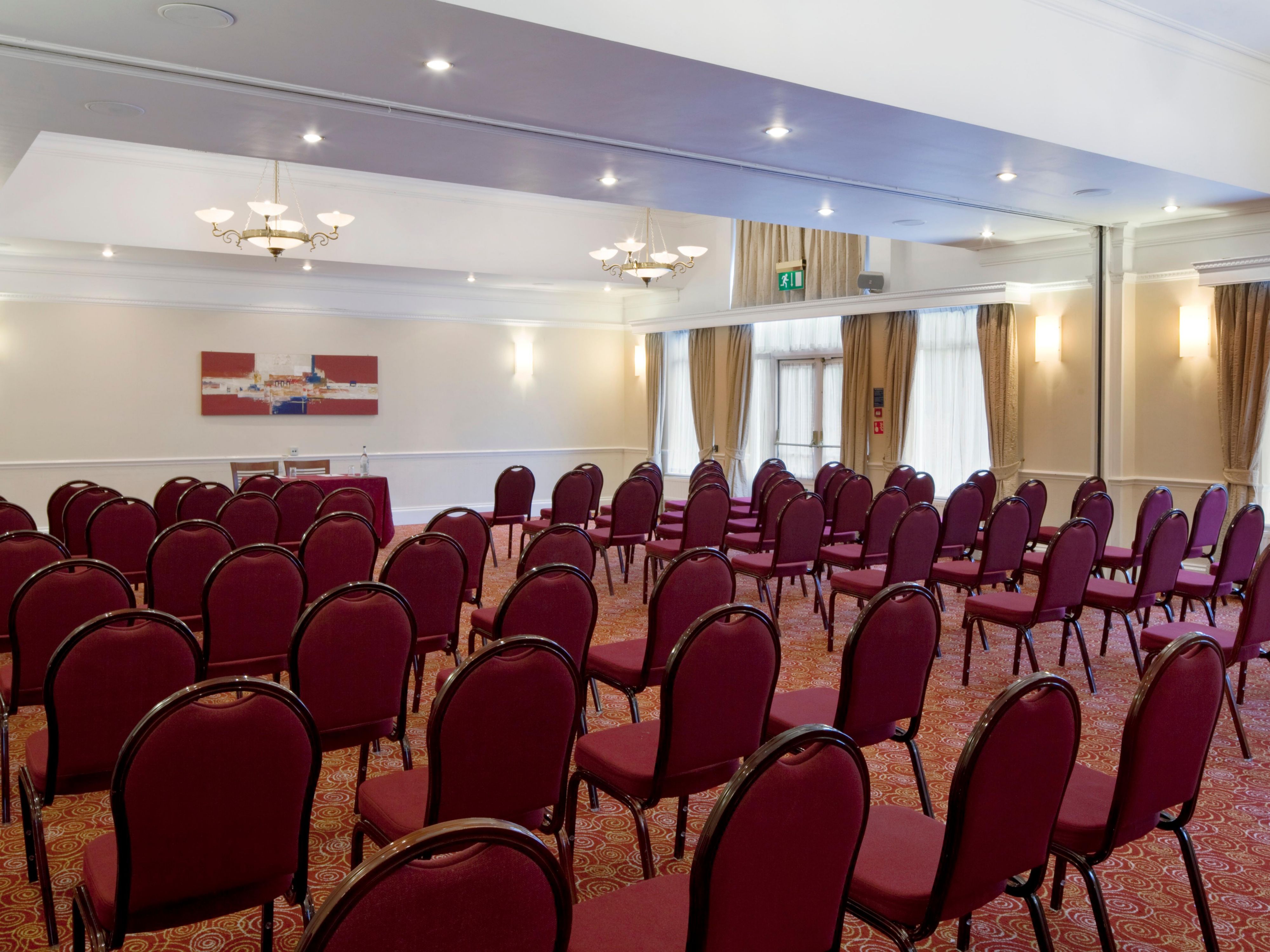 Here at Holiday Inn Ipswich Orwell, we know how to get everyone together! So whether you're looking to get the family, friends or colleagues together for a dinner, a party or a family event, leave the planning to us and let us take care of the finer details.
