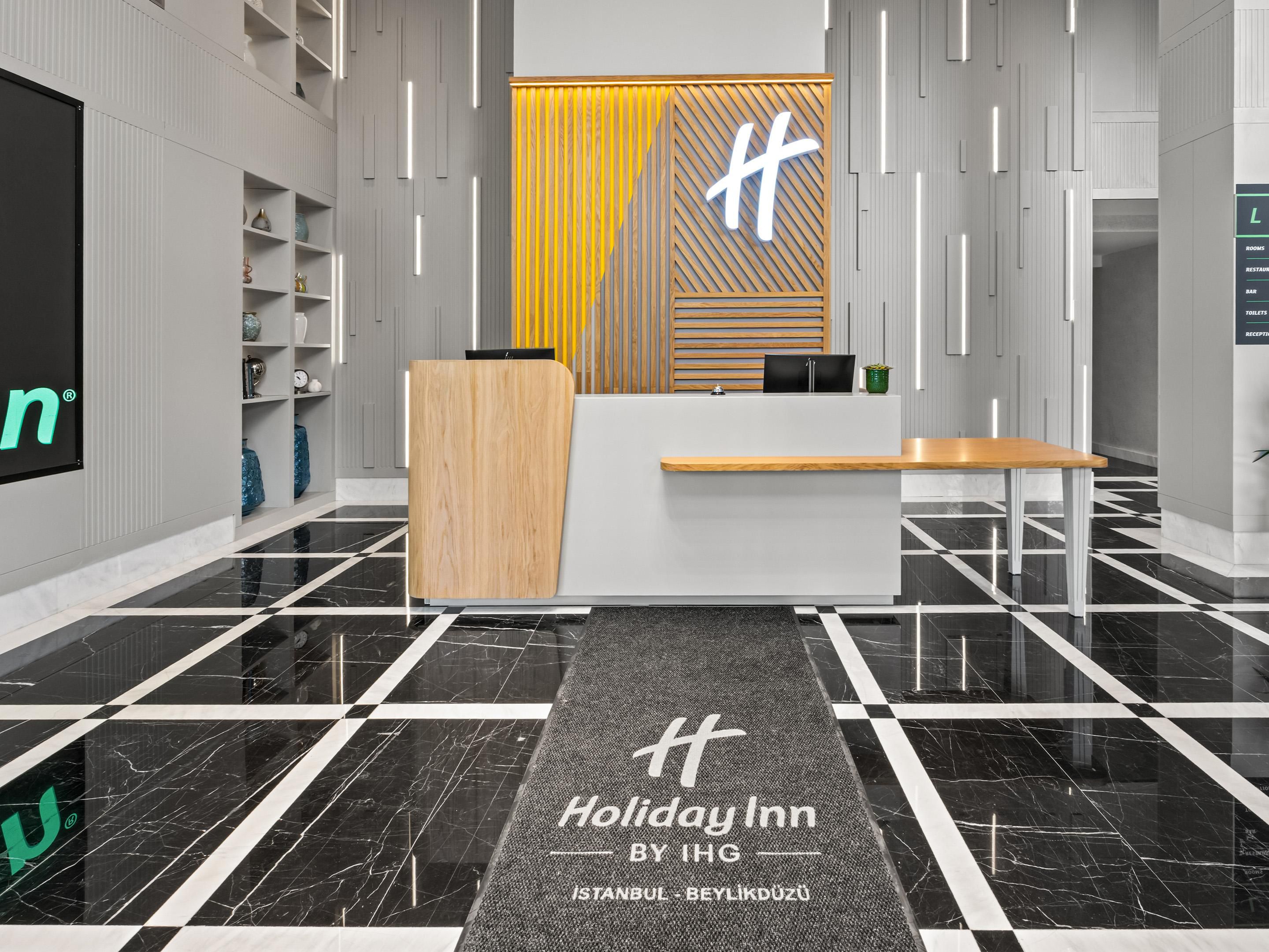 Holiday Inn Istanbul Beylikduzu Welcoming Hotel Reception