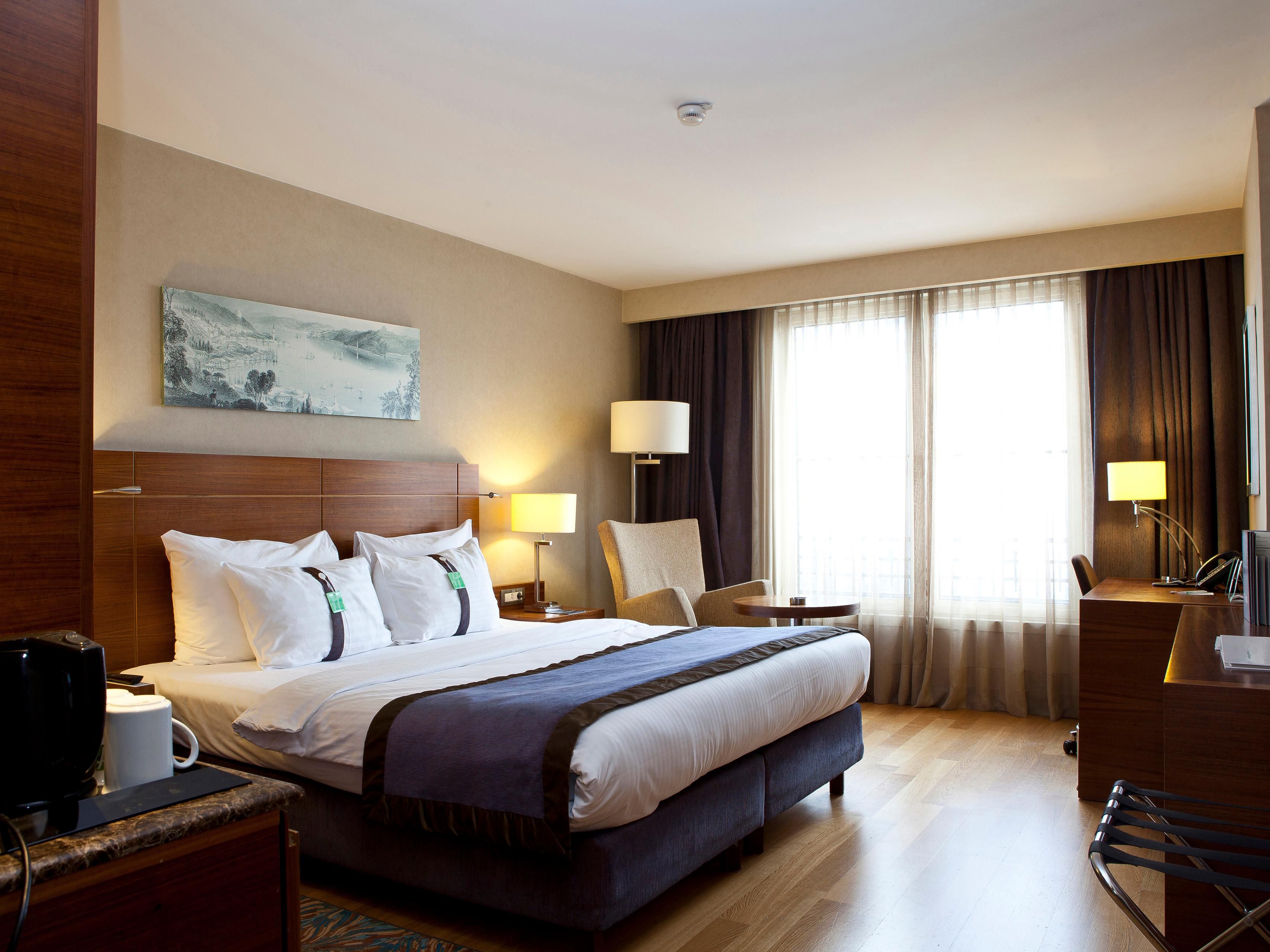 Park inn istanbul. Holiday Inn Sisli 5*. Истамбул Холидей 3 Стамбул отель. Grand Sirkeci Hotel Стамбул. Grand Hotel Holiday.