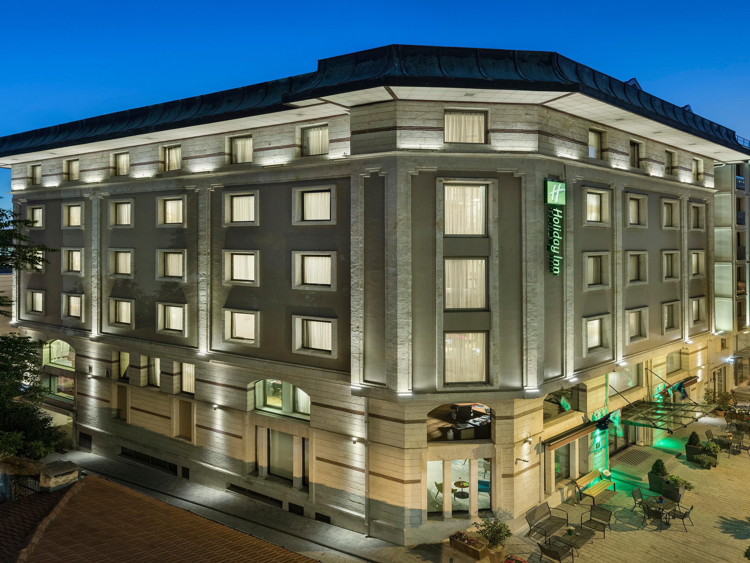 Holiday inn Istanbul Old City is located in the heart of Istanbul with a capacity of 100 attendees meeting rooms. 