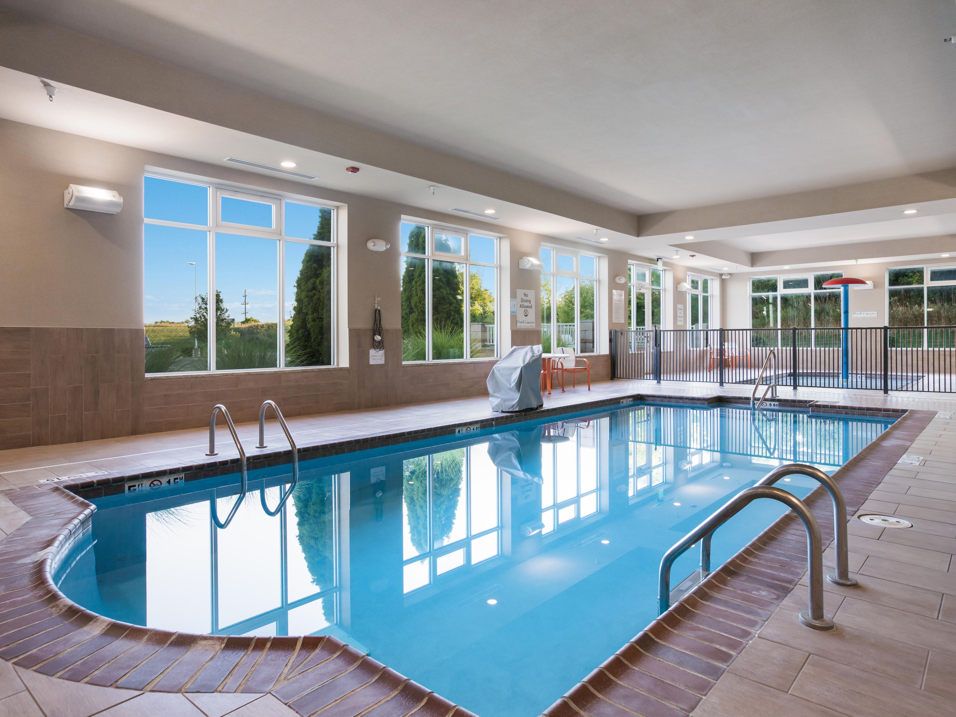 The whole family will love our Jackson, MI, hotel with pools.