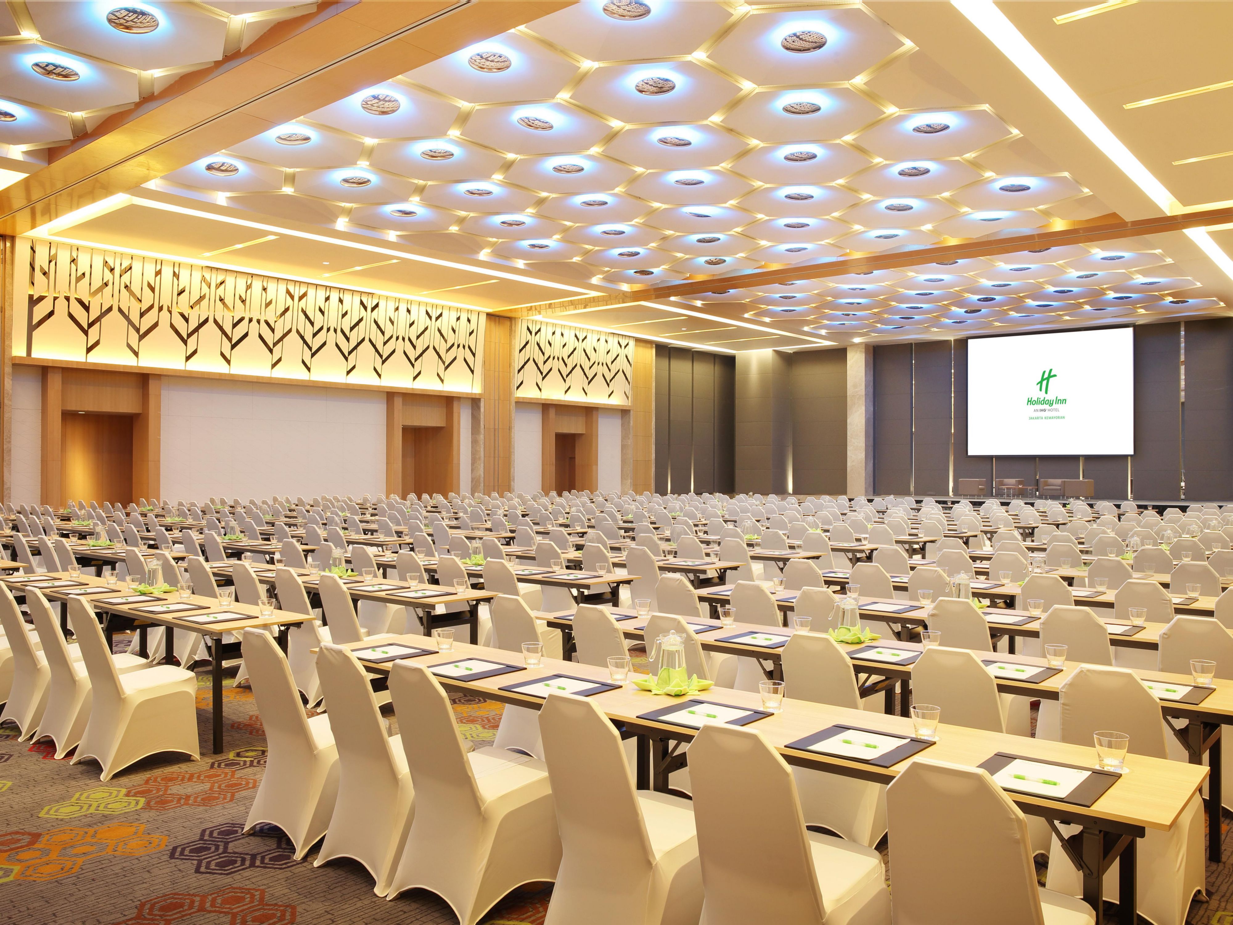 Our contemporary pillarless Grand Ballroom with a spacious foyer for your pre-cocktails along with our 6 functions/meeting rooms with natural daylight helps you stay focused on your goals, and we take care of your meetings from start to end.