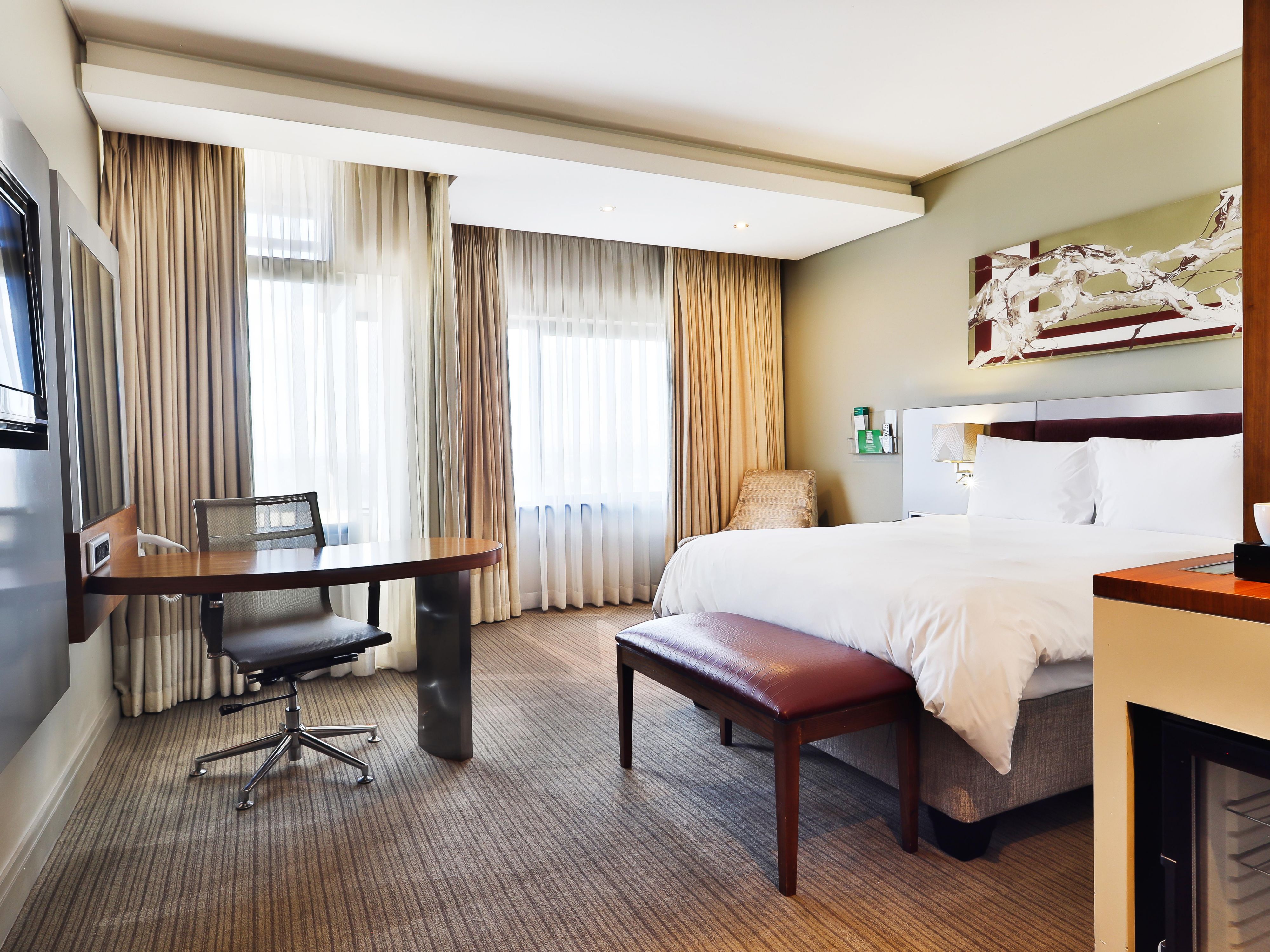 Queen Standard Room 
