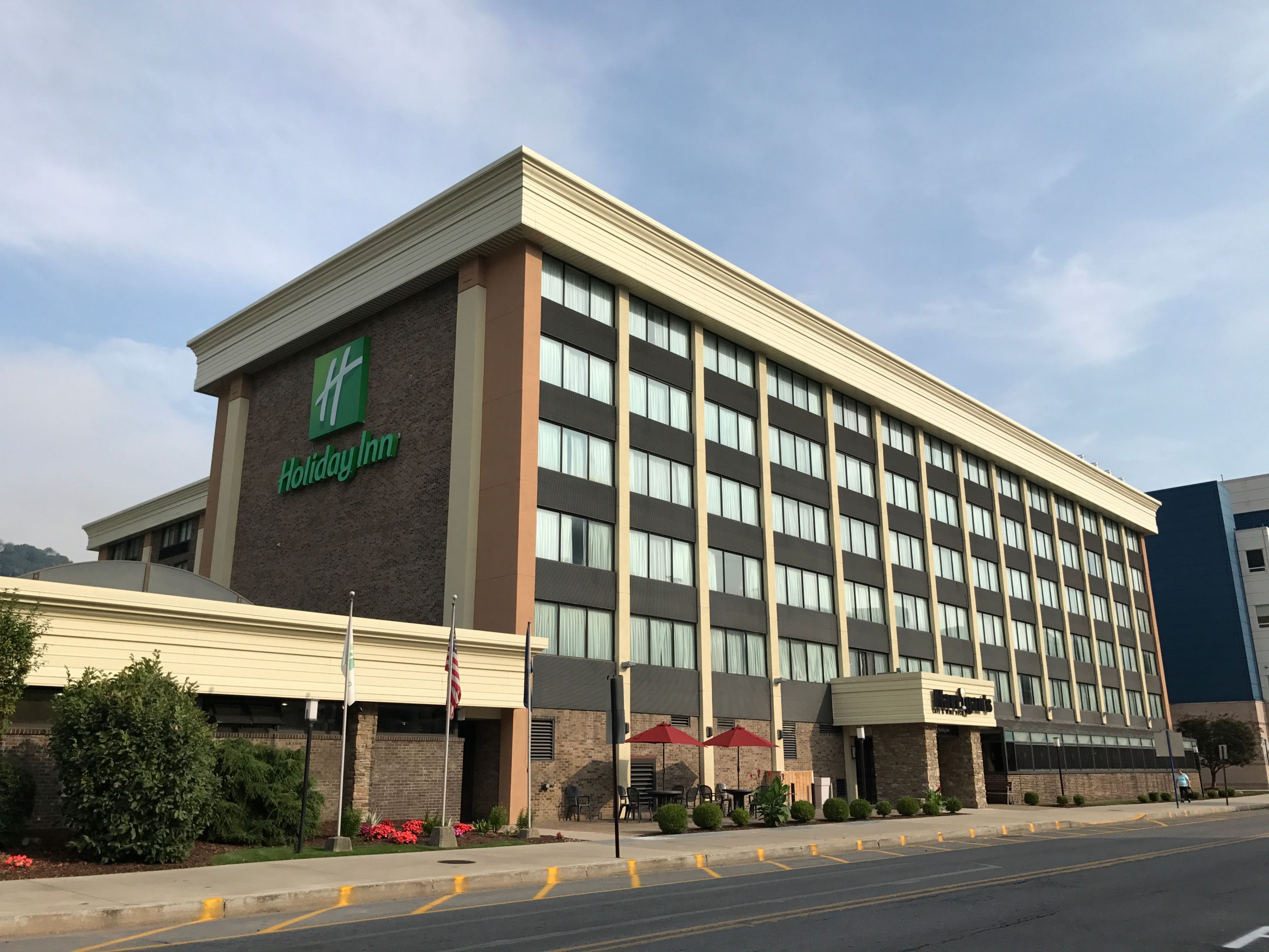 Best Christmas Toy Drive Johnstown Pa 2022 Kid-Friendly Hotels In Johnstown, Pa With Indoor Pool | Holiday Inn  Johnstown-Downtown