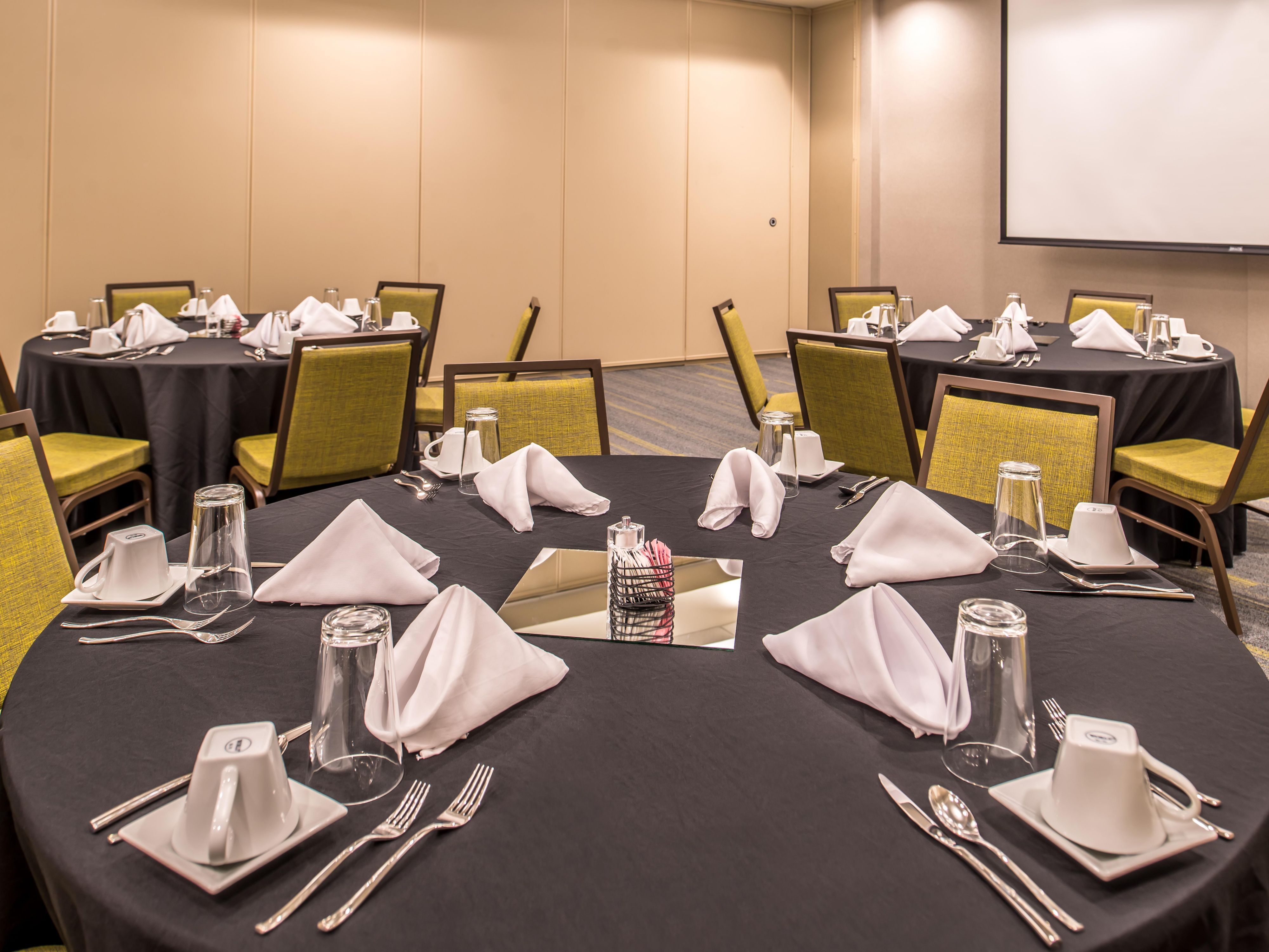 Host your business meetings and special events at our hotel where we offer versatile meeting space equipped with full catering services. Our prime location and comfortable accommodations ensure convenience and satisfaction for all guests. From intimate gatherings to grand receptions, we make your events exceptional.