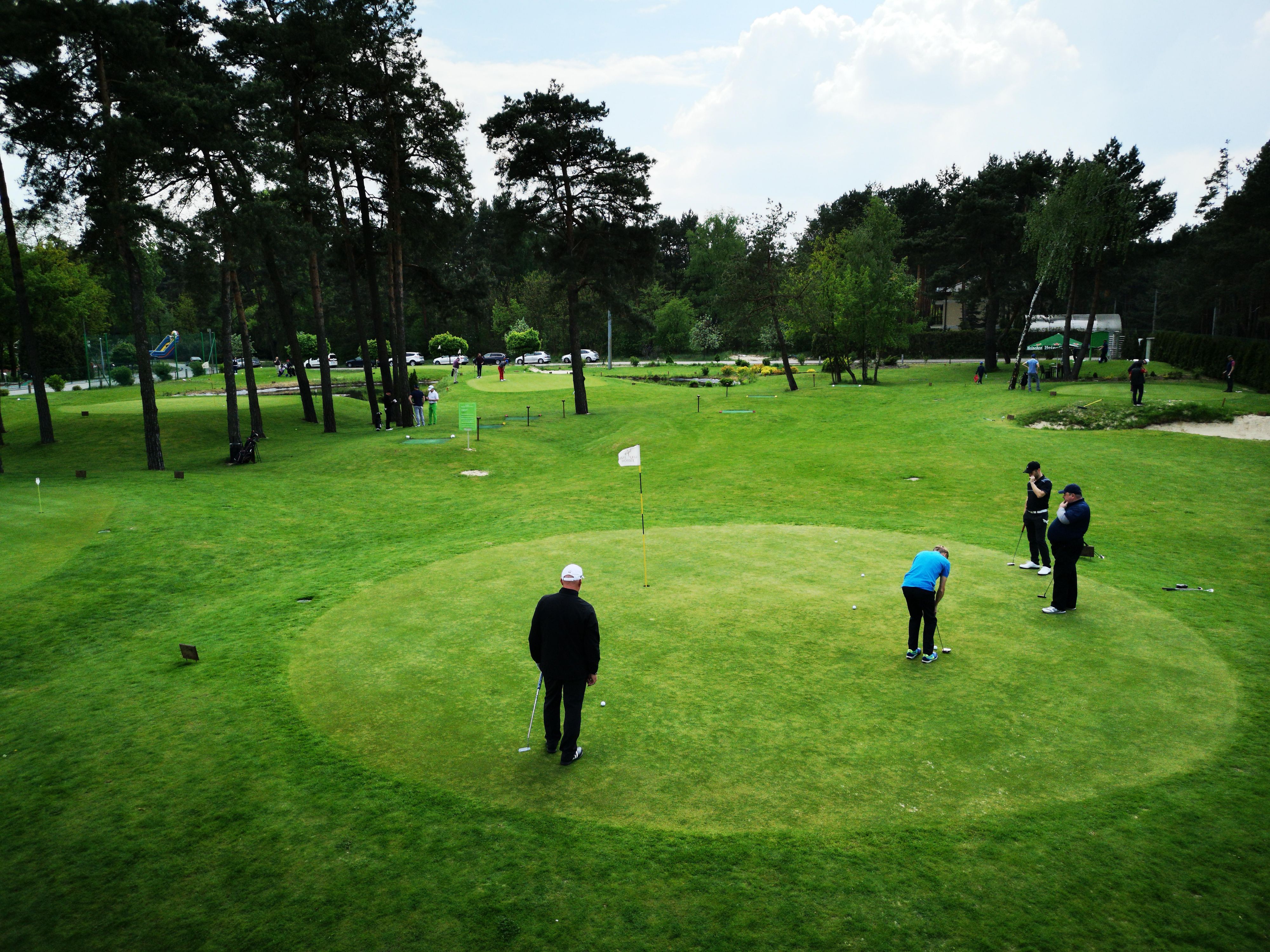 Golf Park Józefów is a scenic golf course offering excellent golfing conditions for players of all skill levels and ages. This is your place on the golf map of Poland. It is ideal to begin your adventure with golf - here you will improve your game under the guidance of a qualified trainer.
The complex is fully illuminated.
