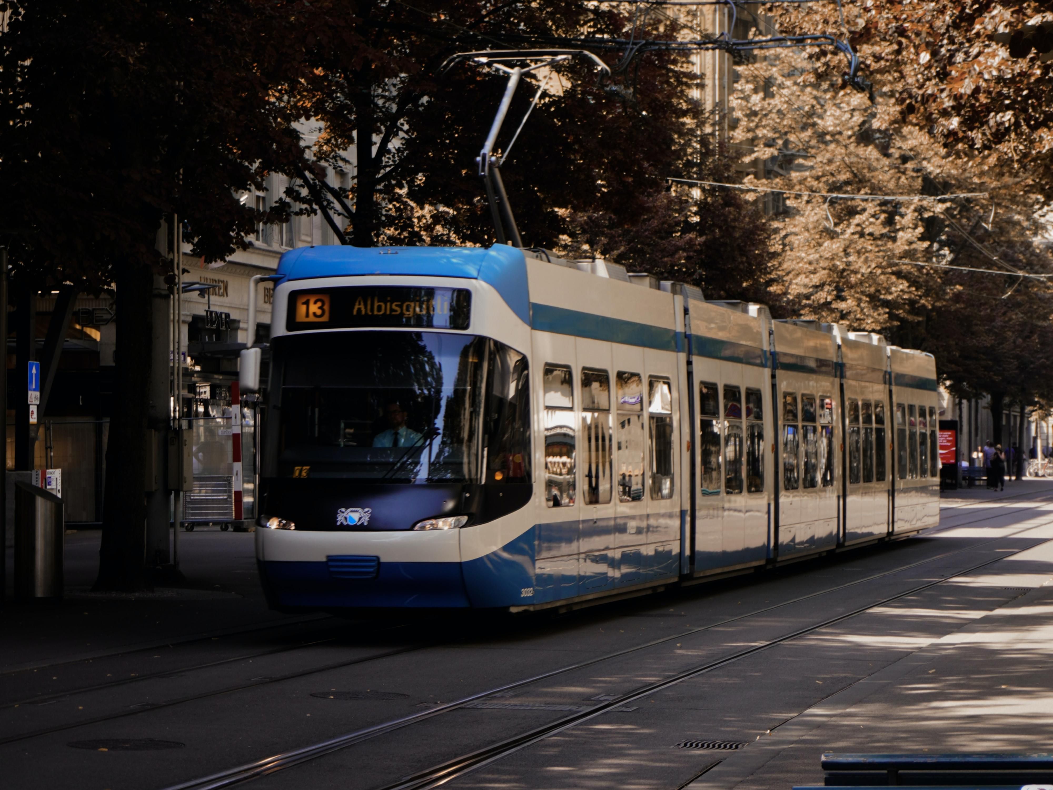 Only blocks away from the KC Street Car, travelers can tour the city freely with ease.  Stay at the Holiday Inn and visit the City's most popular sites along the KC Streetcar.