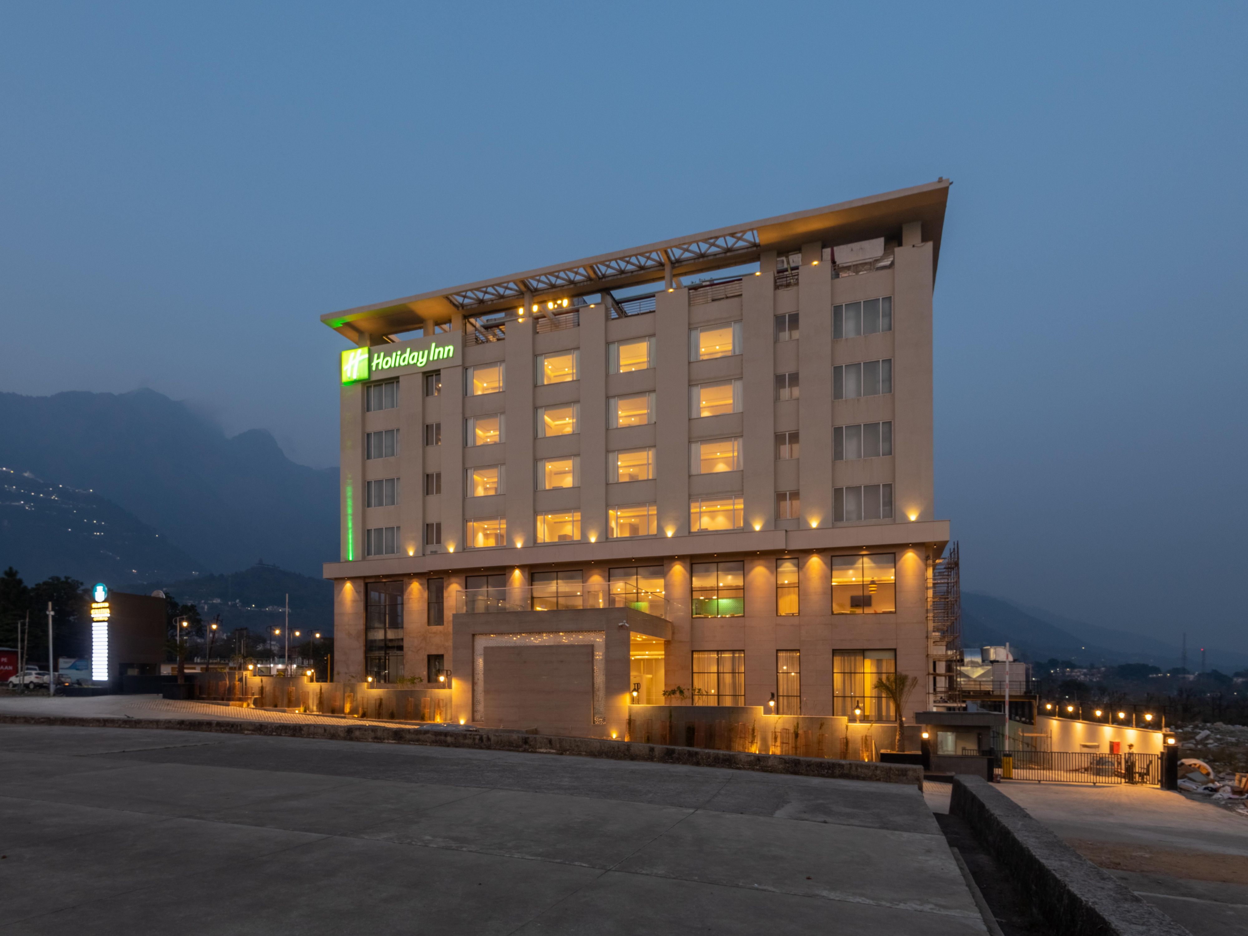 Hotel in Katra | Holiday Inn Katra Vaishno Devi Hotel