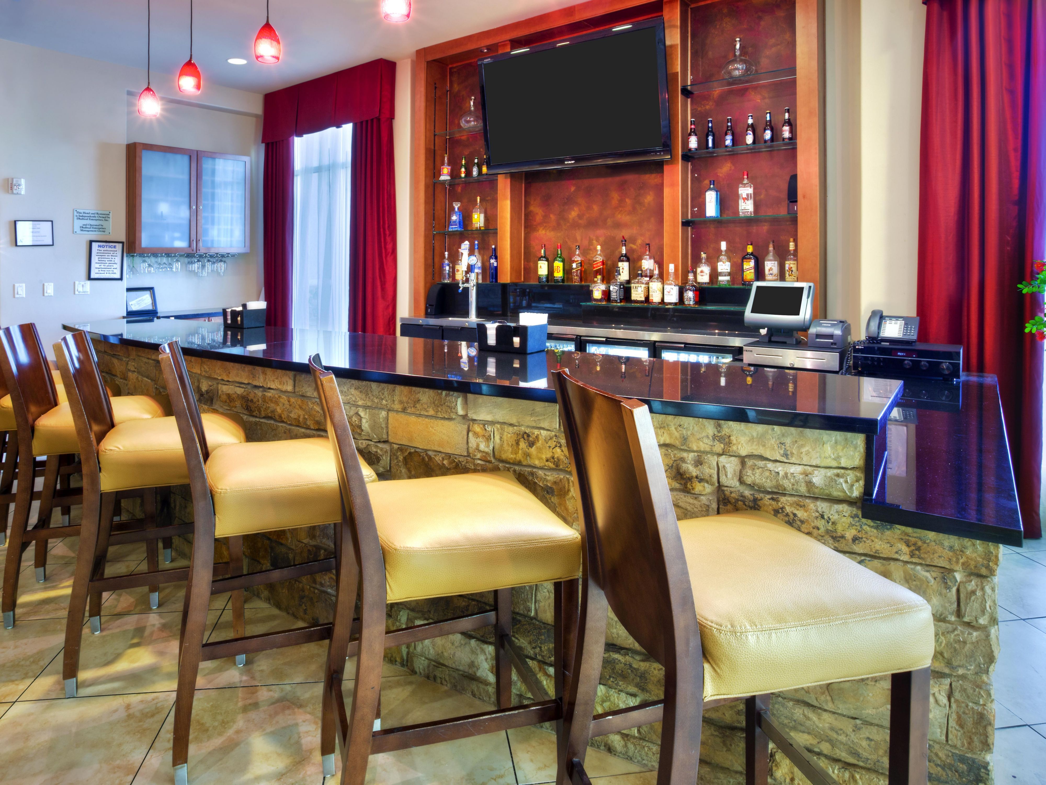 Delicious Central Texas cuisine is only footsteps from your room at Holiday Inn Killeen. Stop by Harv's Sports Bar & Grill for an inspired menu of classic American fare and sizzling Southwest specialties. Catch the big game on six flat-screen televisions, placed throughout our cozy bar and lounge area, so you always have a great view.