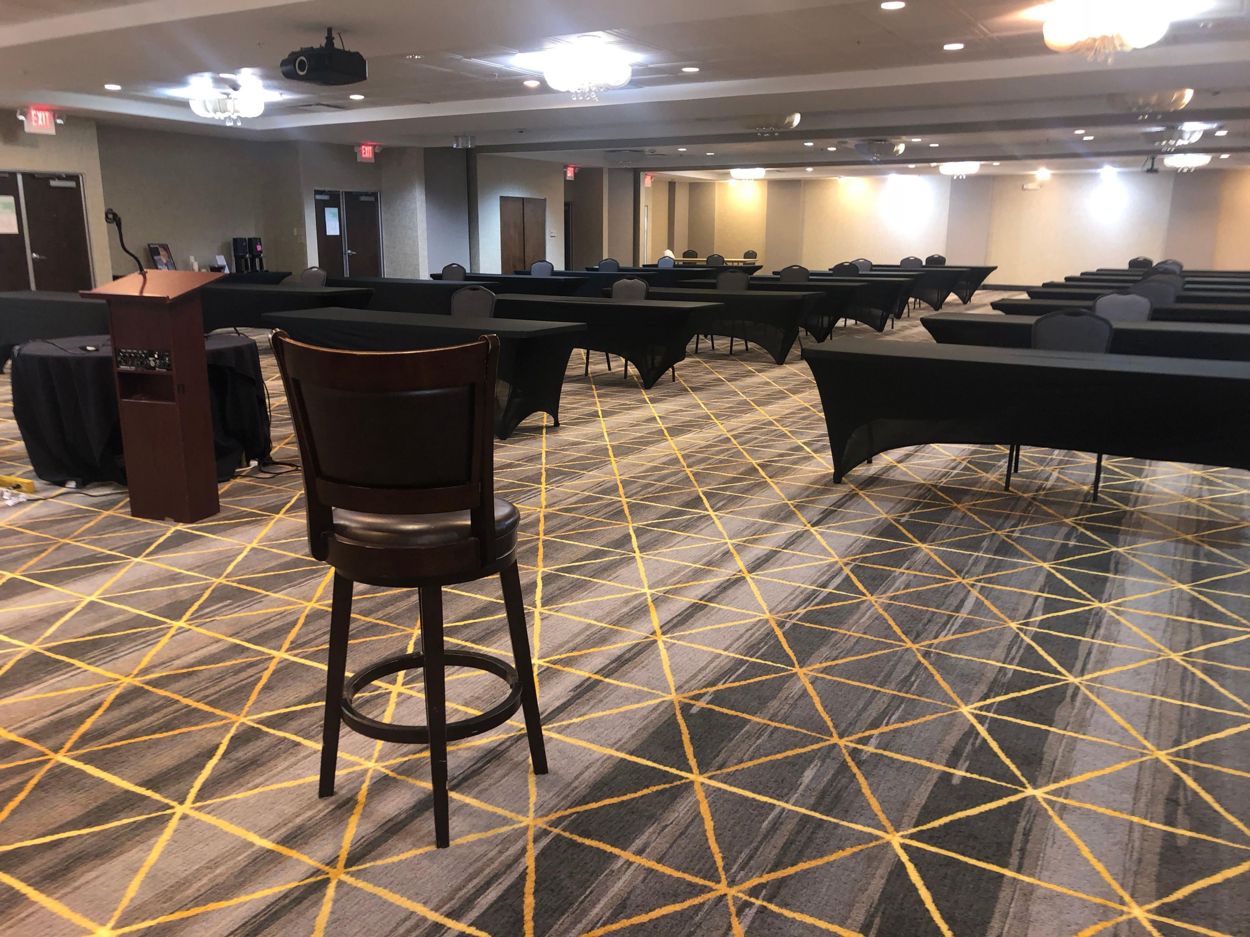 Over 8,000 square feet of modern meeting space comprised of our Elements Ballroom plus additional smaller stand-alone conference rooms, all of which are able to host events of 2 people to 250 people. 
To learn more about hosting a meeting with or without catering, contact our sales department at 267-646-1003 or diane@lansdalehi.com.