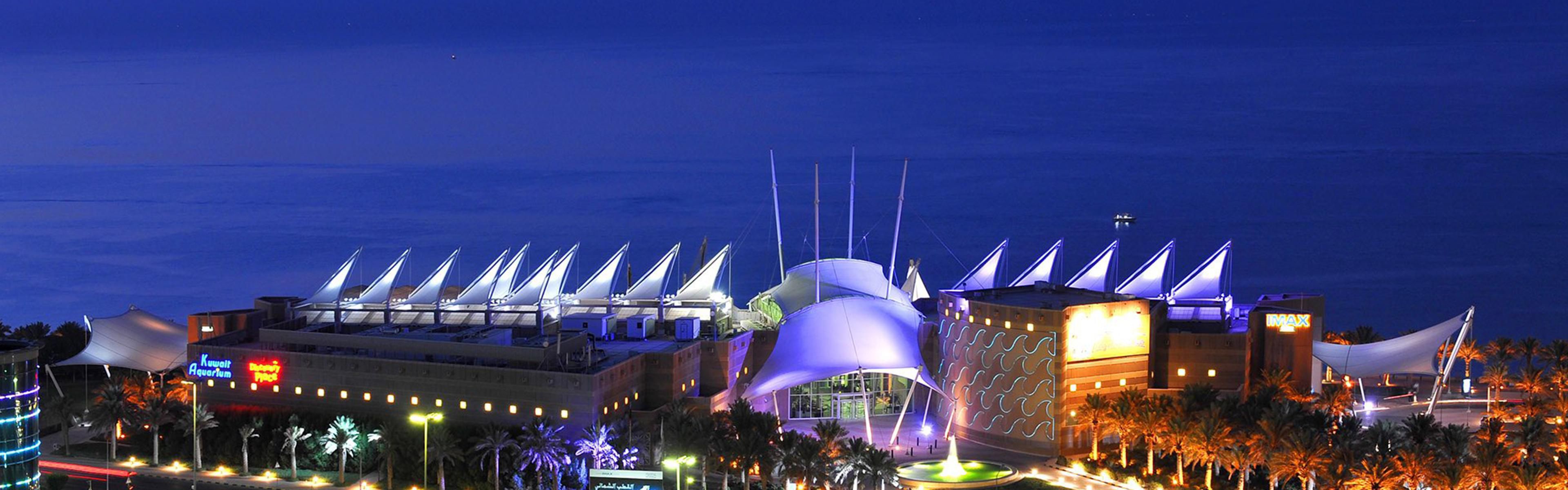 Discover the marine and desert worlds at the scientific center