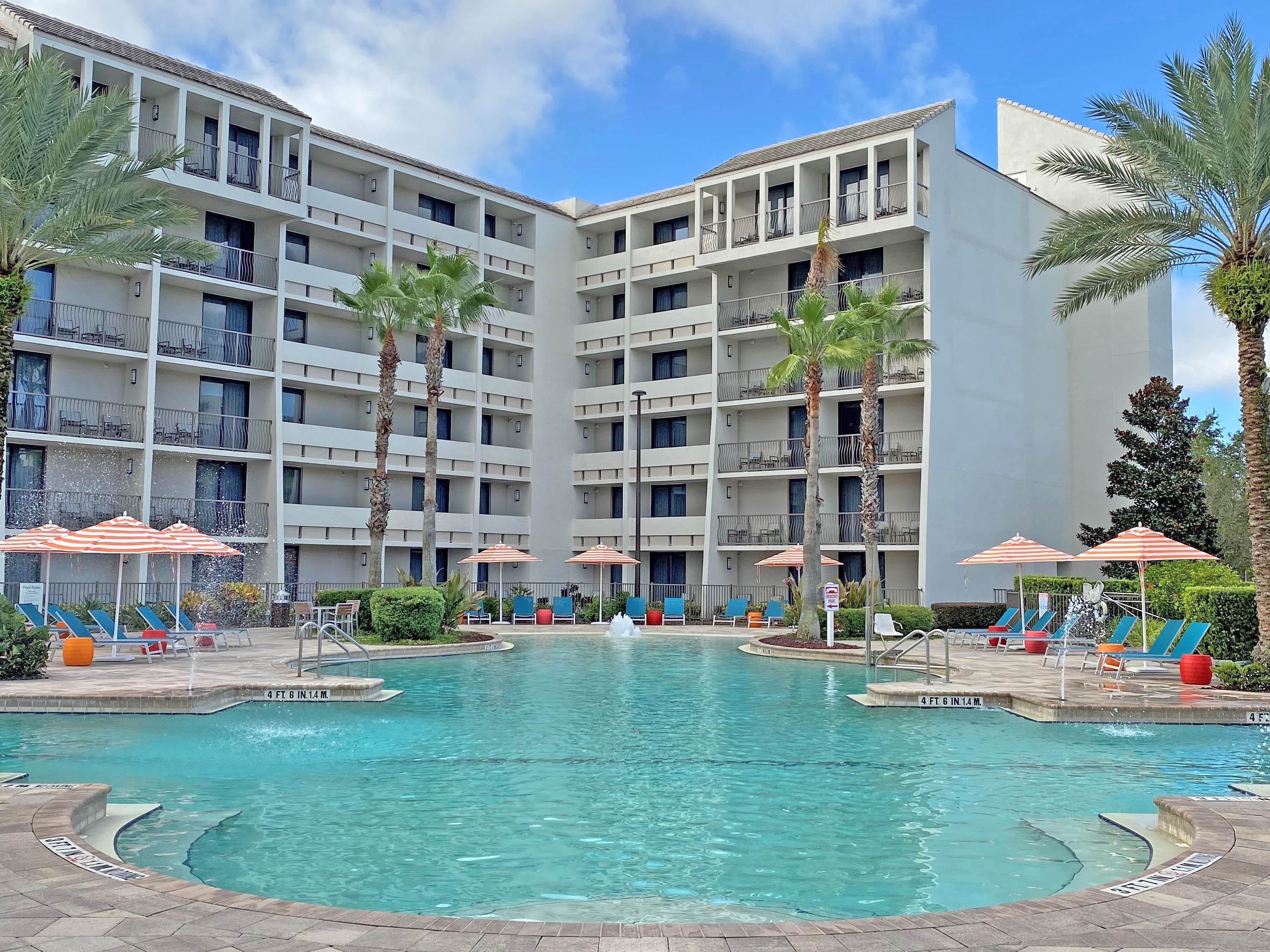 É com grande prazer que viemos anunciar que somos uma das melhores propriedade no TripAdvisor®. O Holiday Inn Orlando - região de Disney Springs ® está entre os 10% melhores hotéis na área de Orlando. Reserve sua estadia com tranquilidade, sabendo que você pode esperar um serviço de primeira e momentos que se transformarão nas lembranças mais felizes.