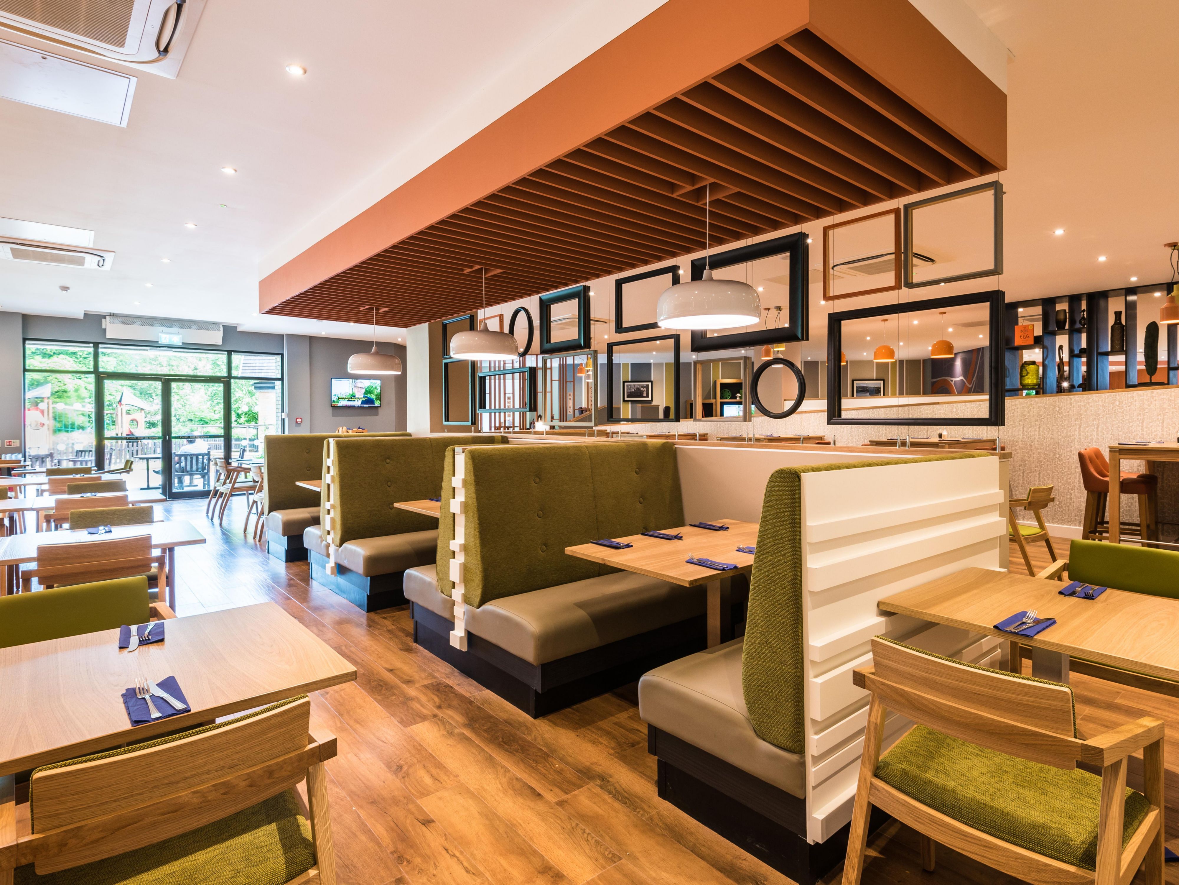 With several tasty options for food and drink at Holiday Inn Lancaster, there’s something for every taste and occasion - from our All-Day Dining menu with contemporary UK dishes, to the take-in menu offered from your room. We also have ample outdoor seating so you can enjoy a spot of al fresco dining on warmer days. 
