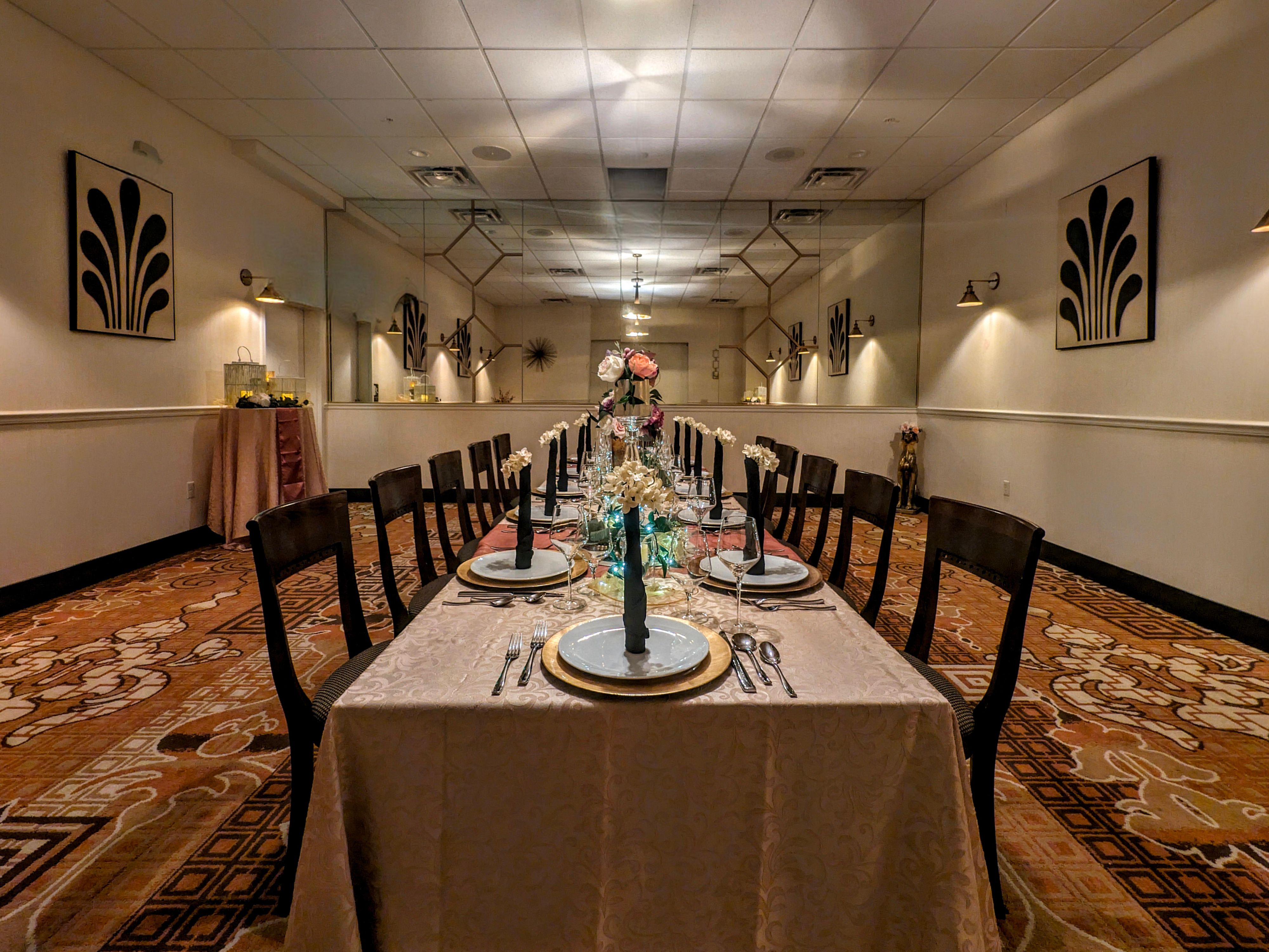 Lancaster PA Restaurants and Bars | Holiday Inn Lancaster
