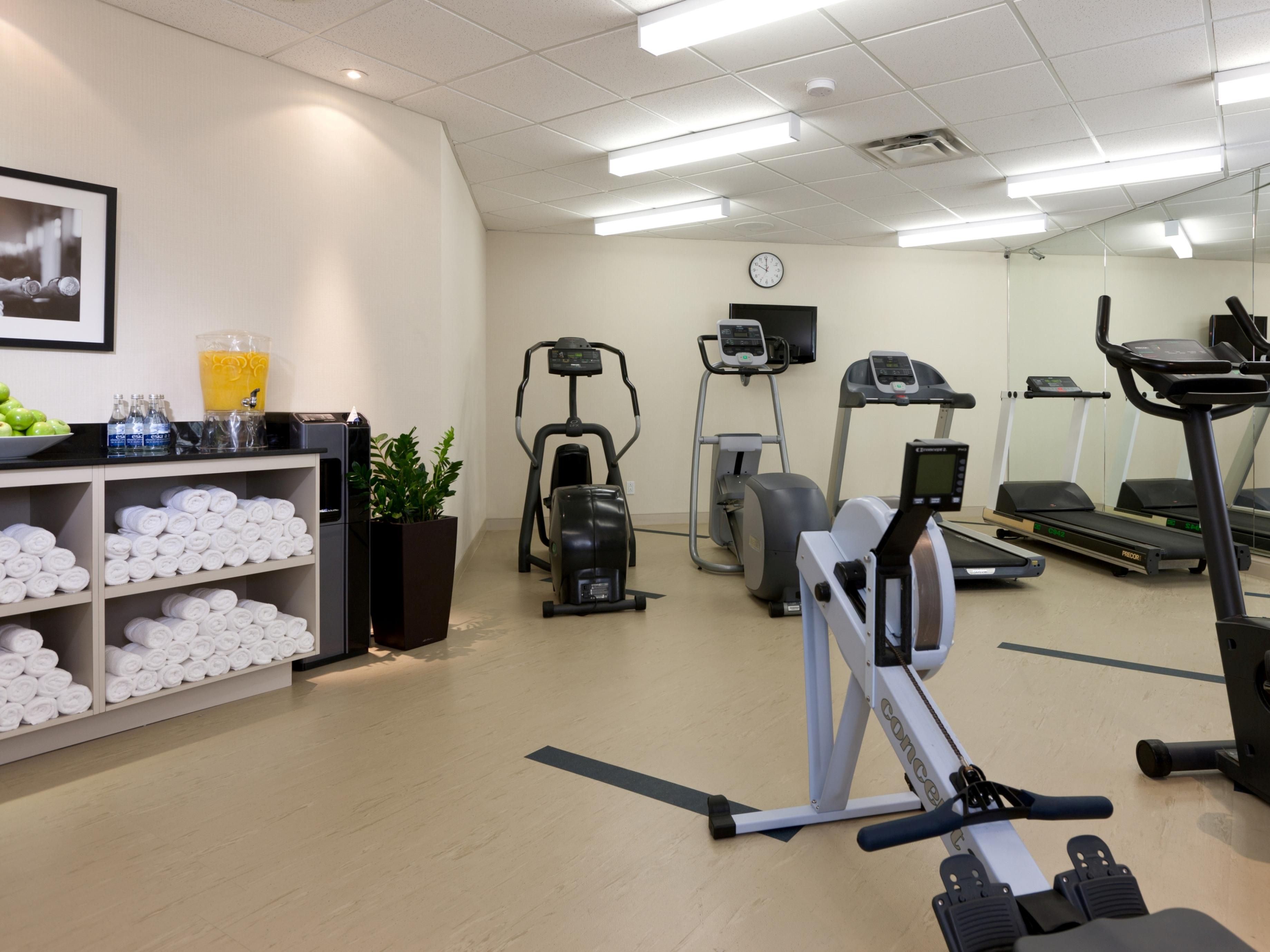 Enjoy the benefits of our exercise room and our indoor pool to relax the body and mind. We look forward to welcoming you soon!