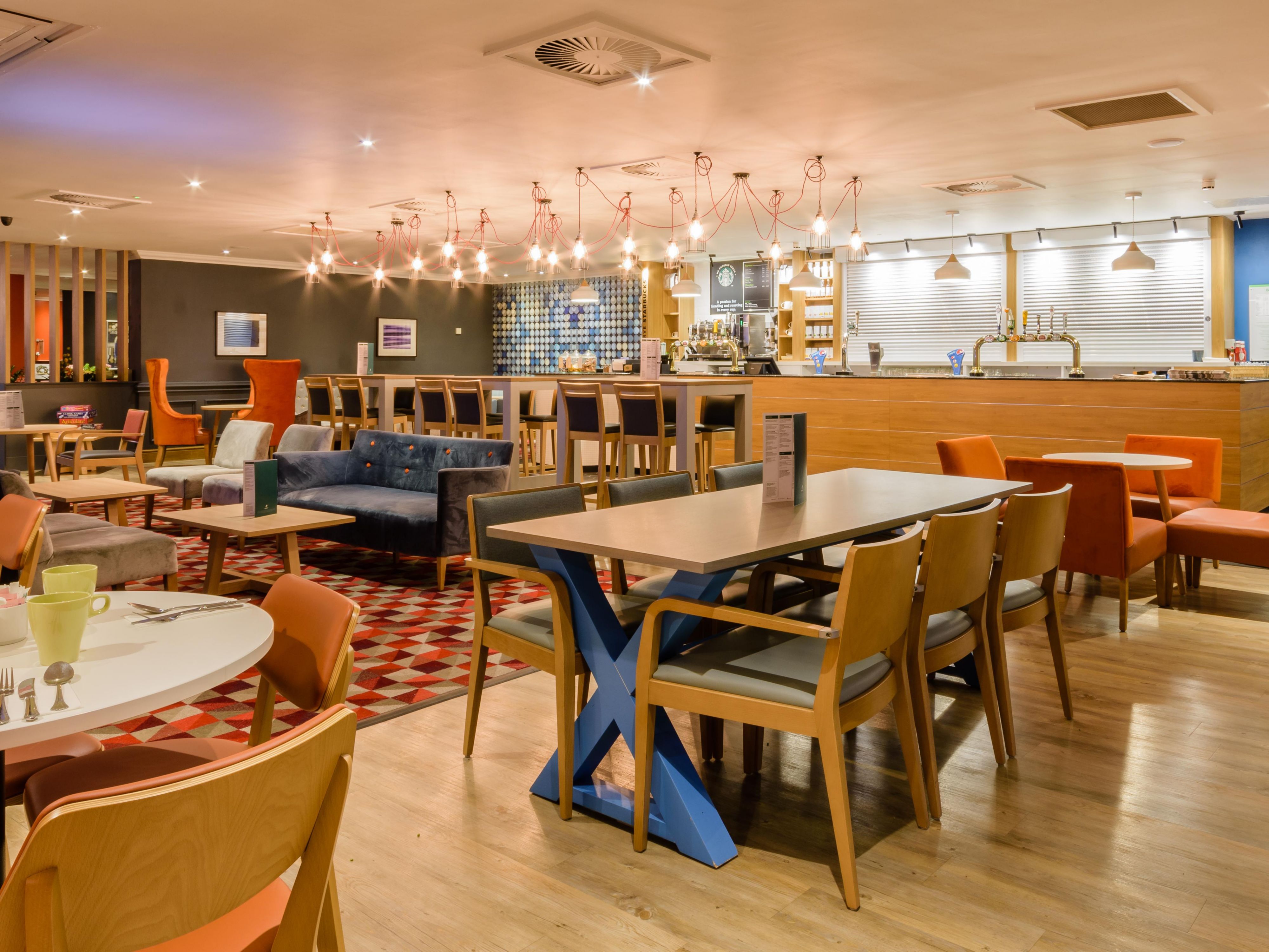 The Open Lobby is a bright, welcoming space where you can relax, dine, socialise and connect. Here at Holiday Inn Leeds Garforth, our chefs source the finest local and seasonal ingredients to create exciting menus for all tastes and occasions. We also have ample outdoor seating so you can enjoy a spot of al fresco dining on warmer days.