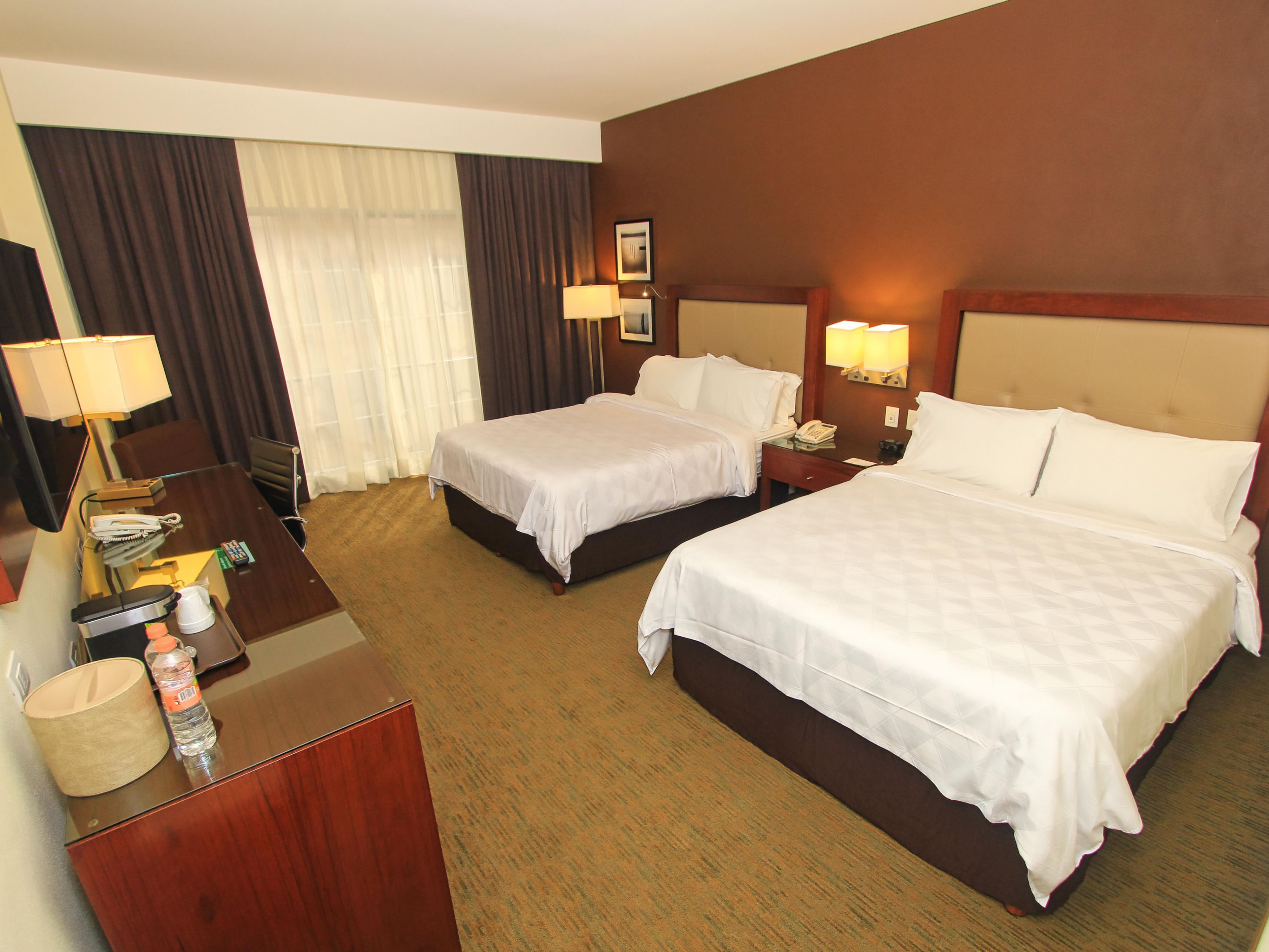 Queen Bed Guest Room