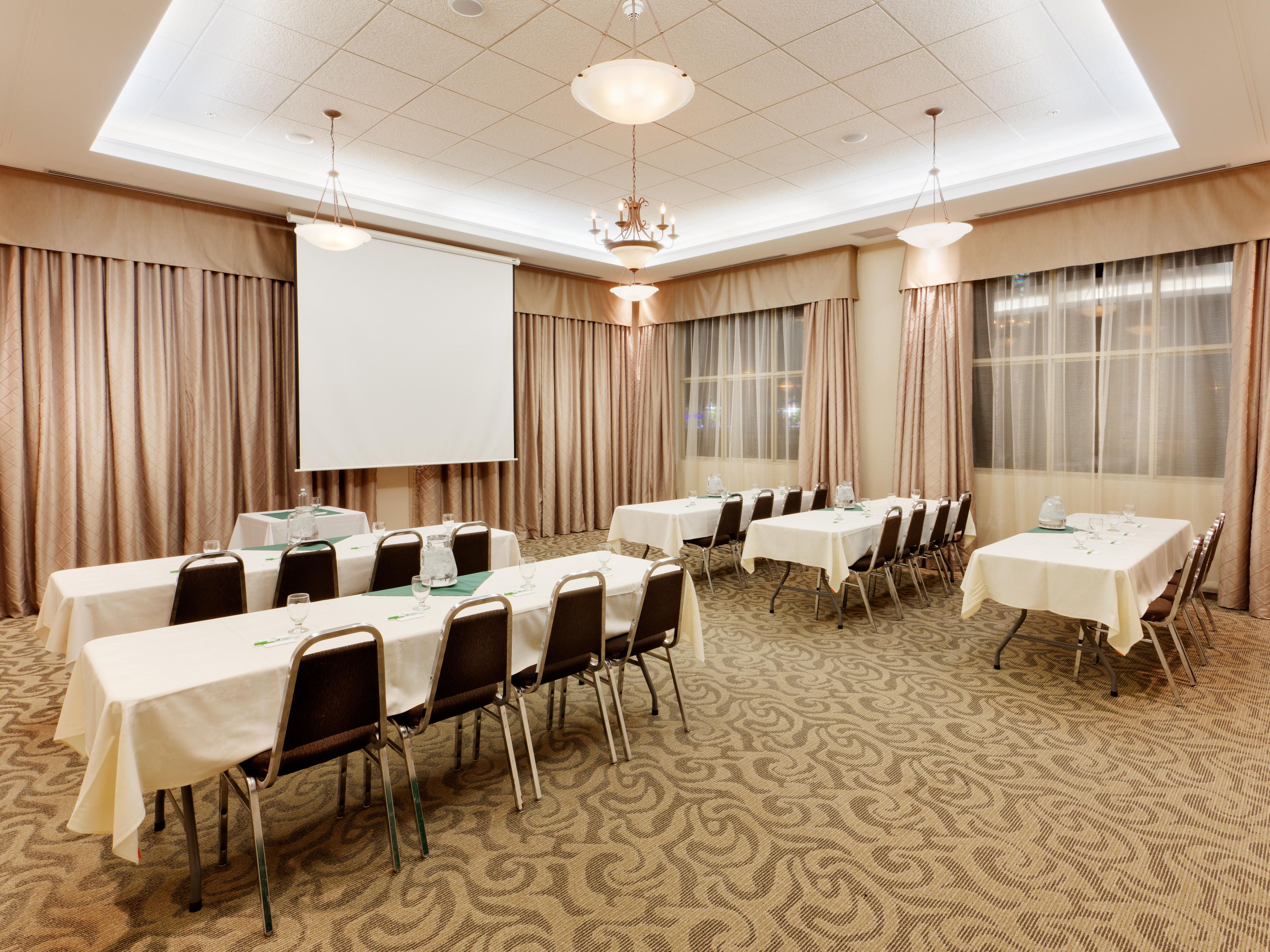 Looking for the perfect event venue? Look no further! At Holiday Inn Lethbridge, our dedicated team ensures your event's success. Choose from a range of private rooms, suitable for anniversaries, seminars, birthdays, product launches, trade shows, and interviews. Your ideal event space awaits.