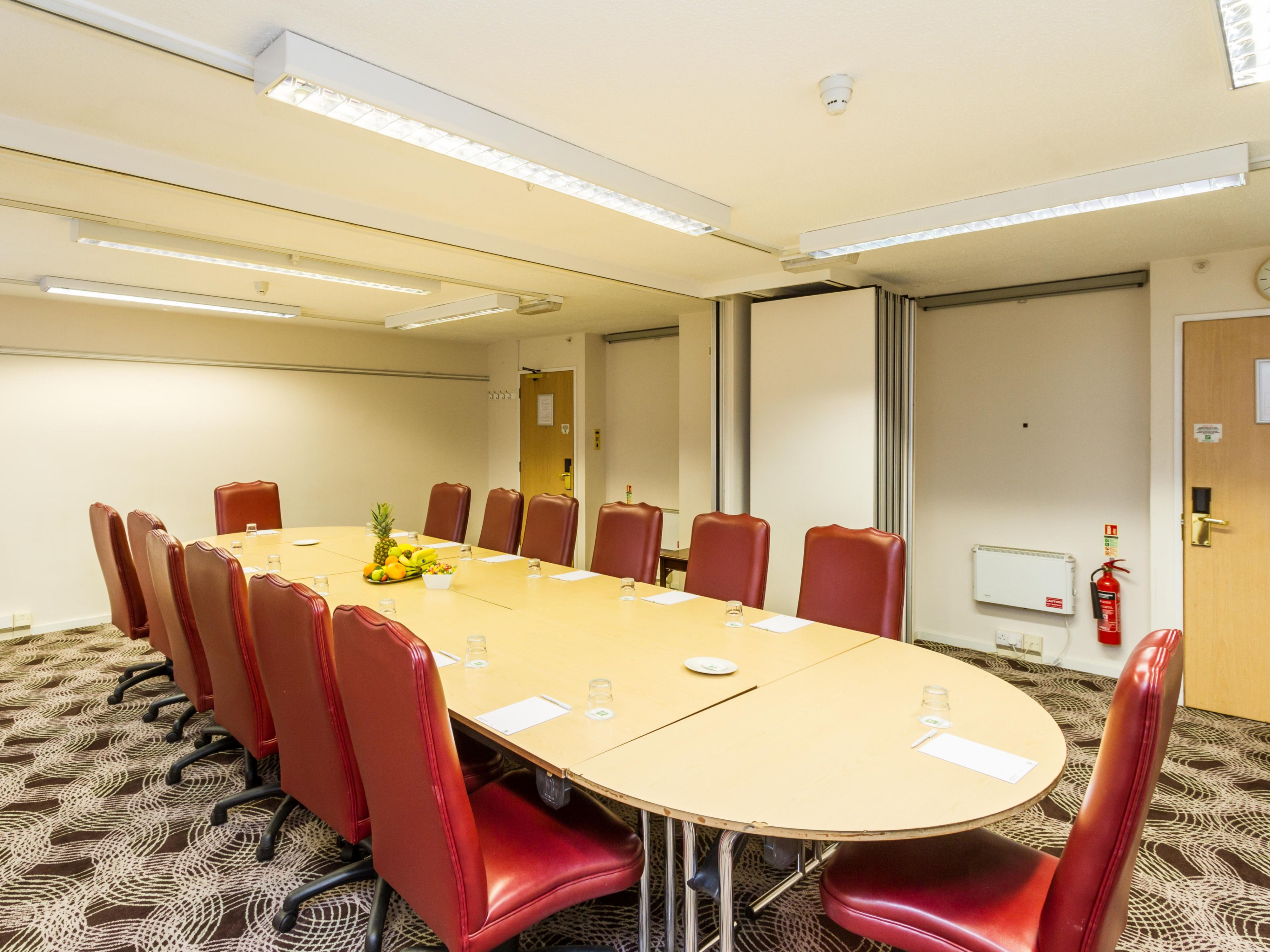 We have a range of meeting and board rooms available to suit any corporate requirement. So, if you're looking for a productive meeting space in Lincoln for interviews, larger presentations or conferences, our hotel meeting facilities have it all. 

Simply call our Meetings experts at 01522 544244 to book your meeting space today.