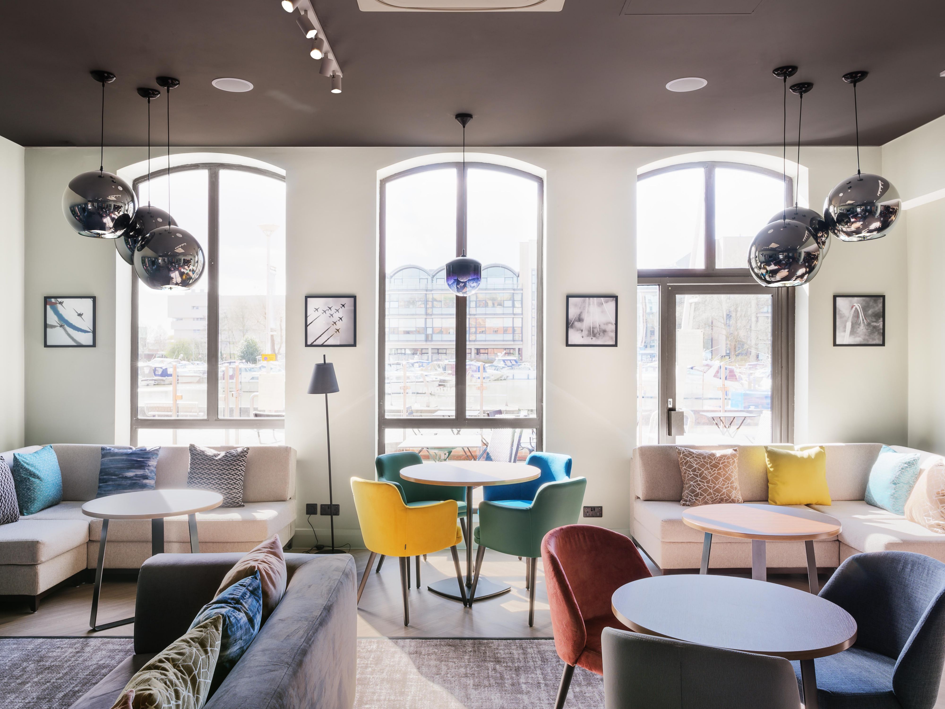 Our hotel boasts a newly refurbished lobby, bar and restaurant. Why not stay with us for breakfast, dinner or a simple Starbucks.

For bookings, please contact frontdesk.hilincoln@kewgreenhotels.com