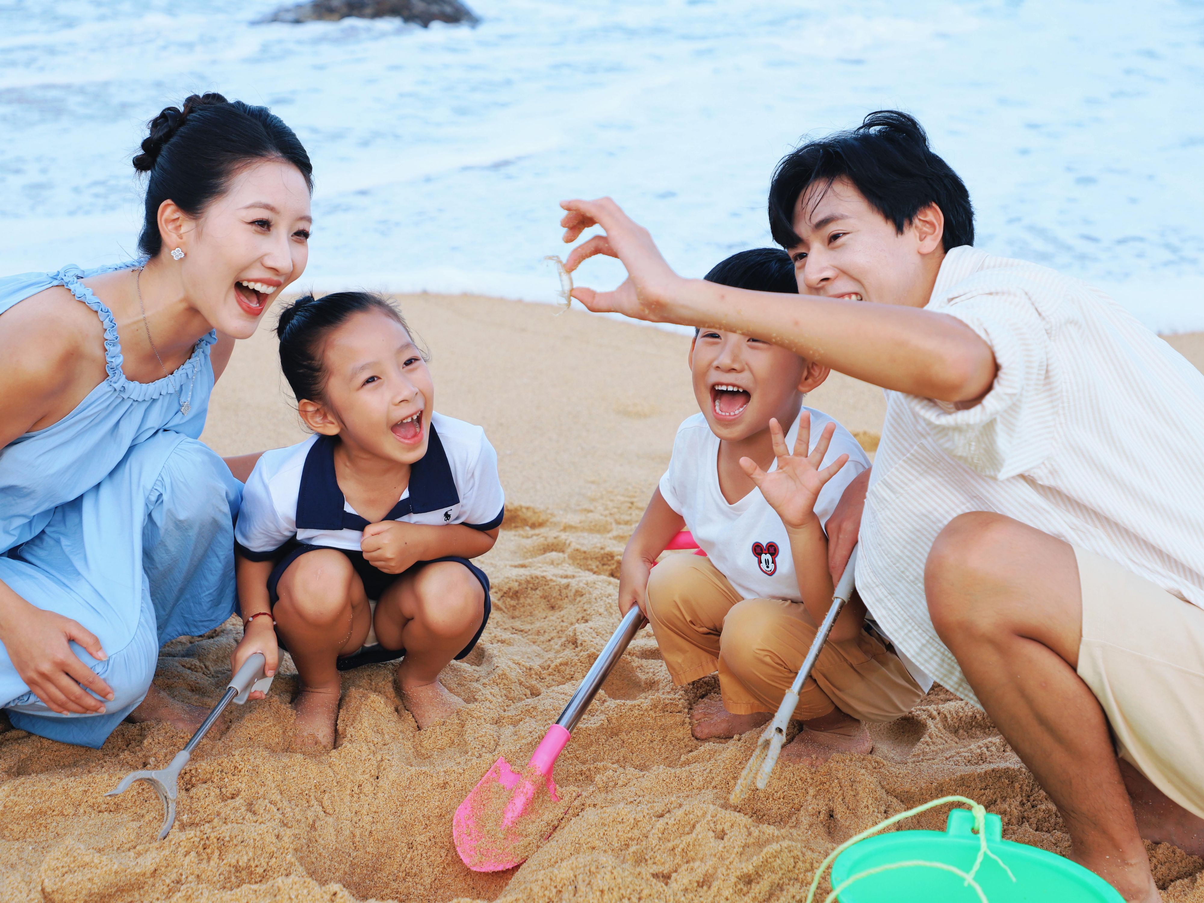 catching sand crabs