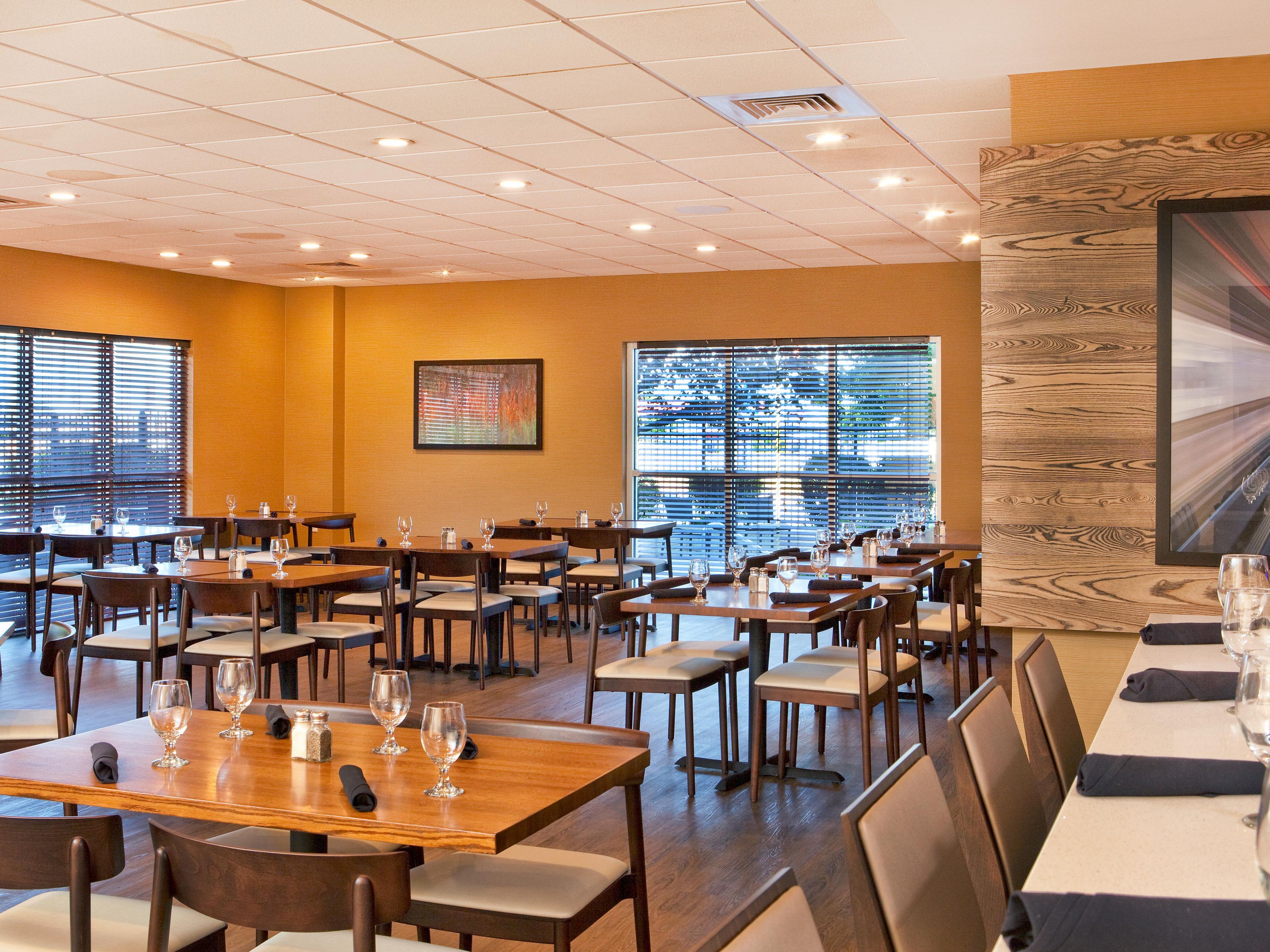 Experience the inviting atmosphere of Camp David Restaurant at the Holiday Inn Presidential. Dine in comfort or enjoy the lively bar with high-rise seating. Sip a refreshing drink while you wait for your meal.