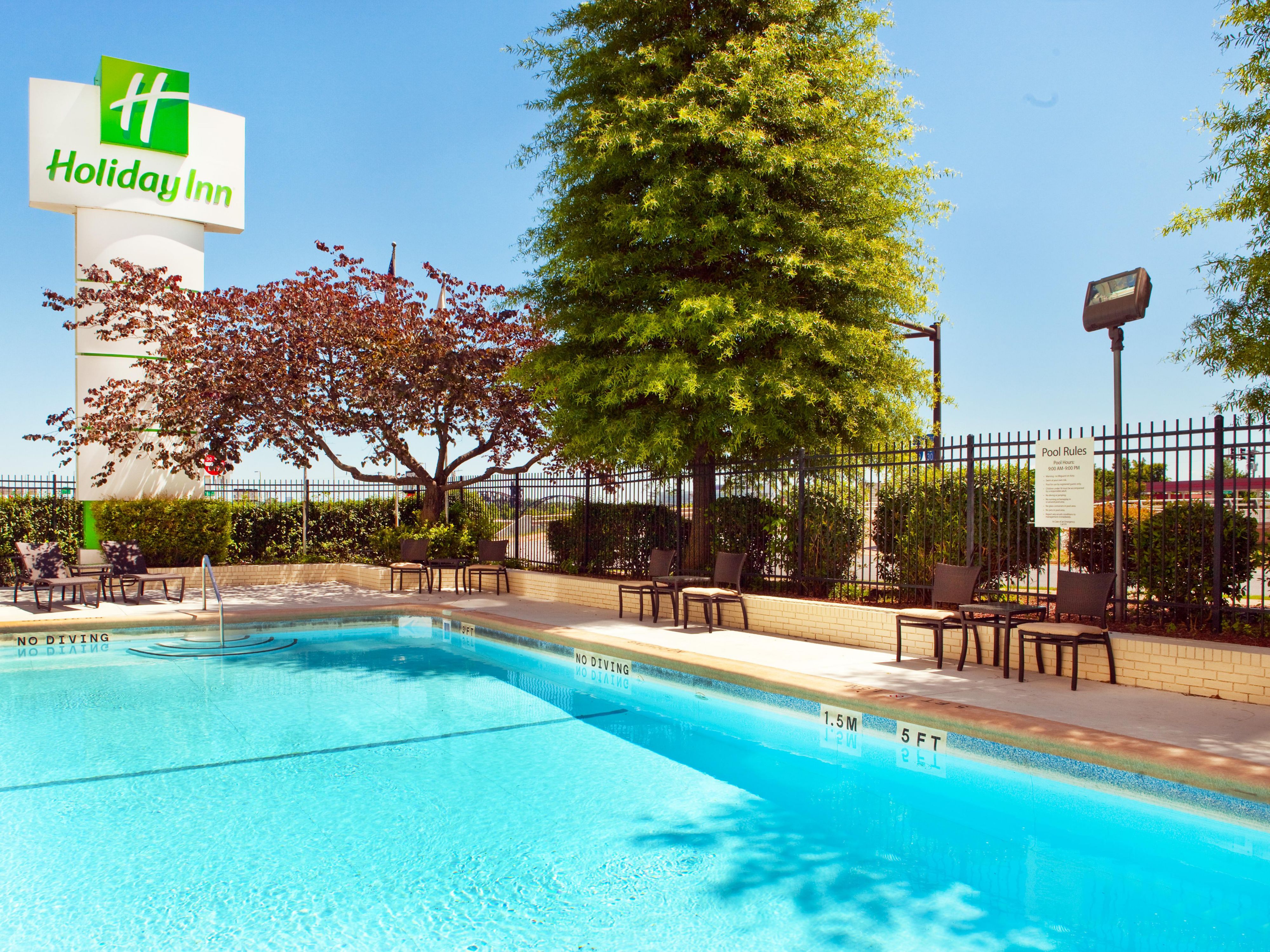 Our outdoor pool is the perfect place to cool off after a long day with the family or attending a conference, with its spacious offerings and relaxing poolside lounge chairs for rent. Available for guests from morning to night, this onsite amenity is guaranteed to ensure your visit to Arkansas goes swimmingly. Pool closed Memorial Day to Labor Day.