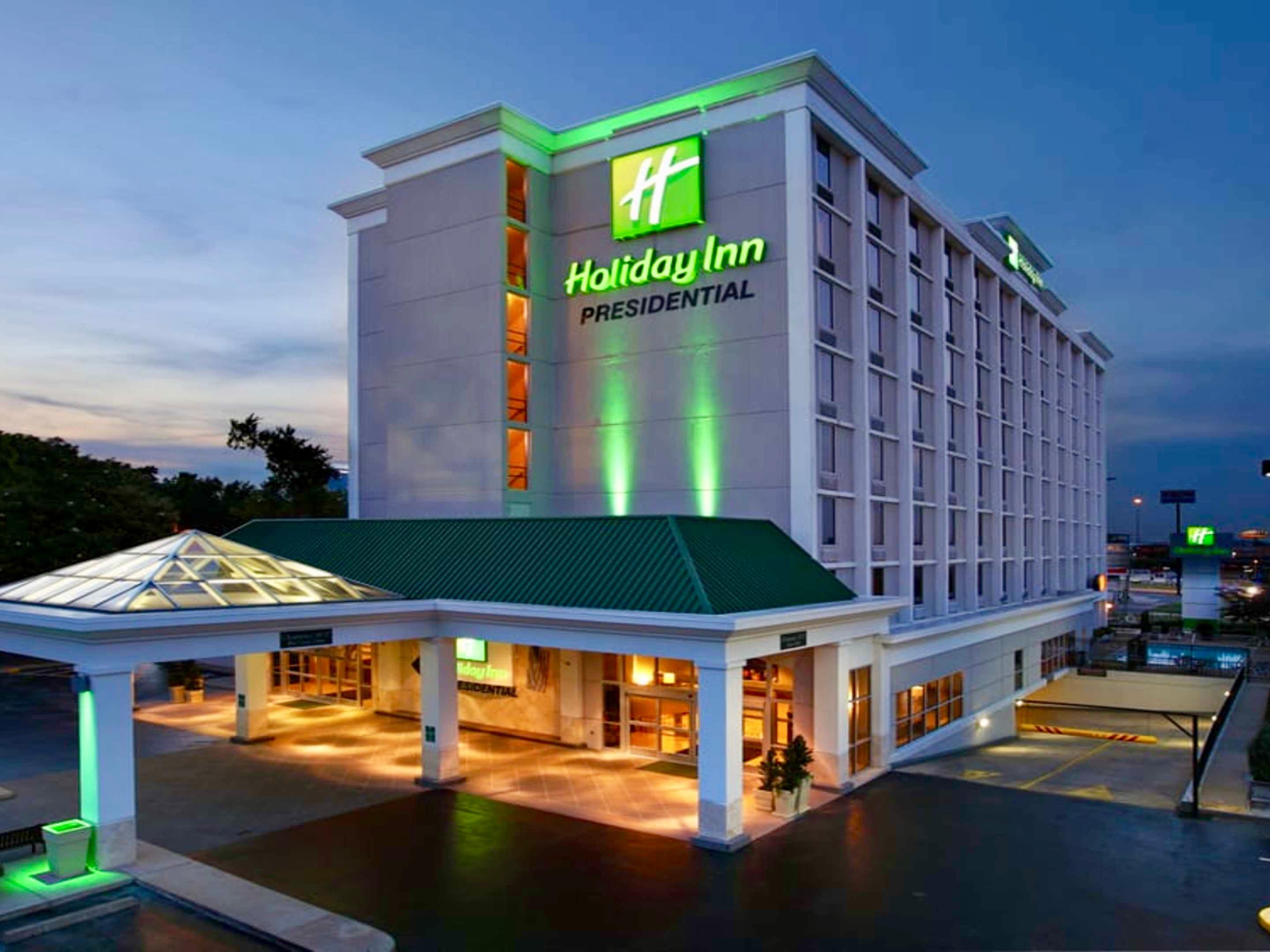 Family Hotels in Downtown Little Rock Holiday Inn Little Rock