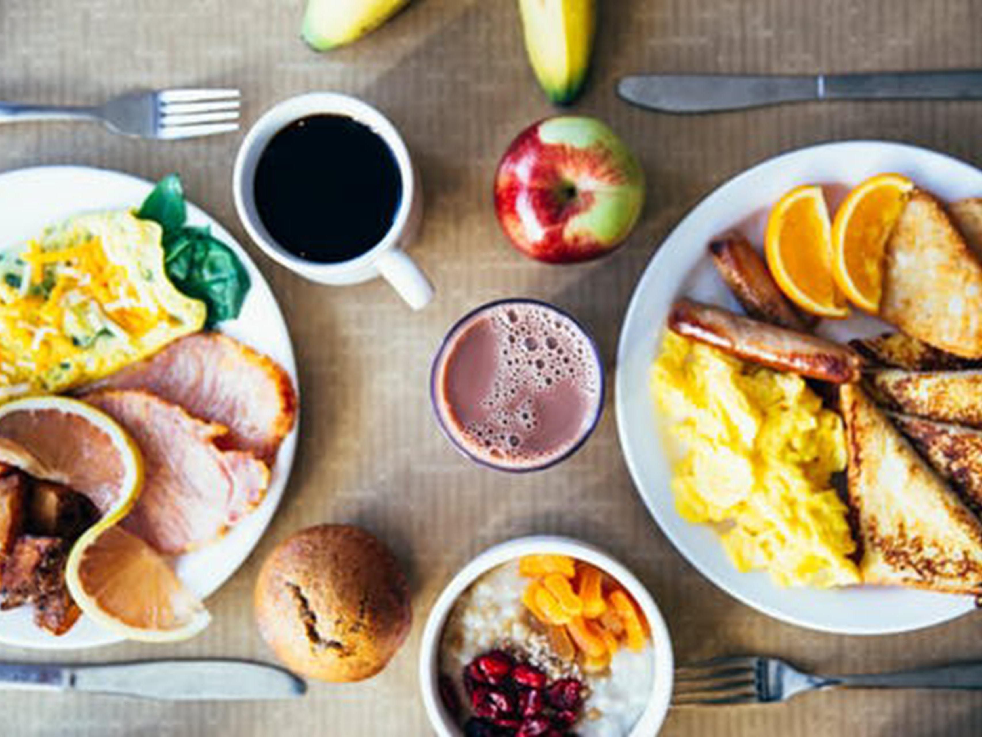 Holiday Inn Detroit Northwest Livonia provides complimentary breakfast every day of the week, offering an assortment of hot and cold items.