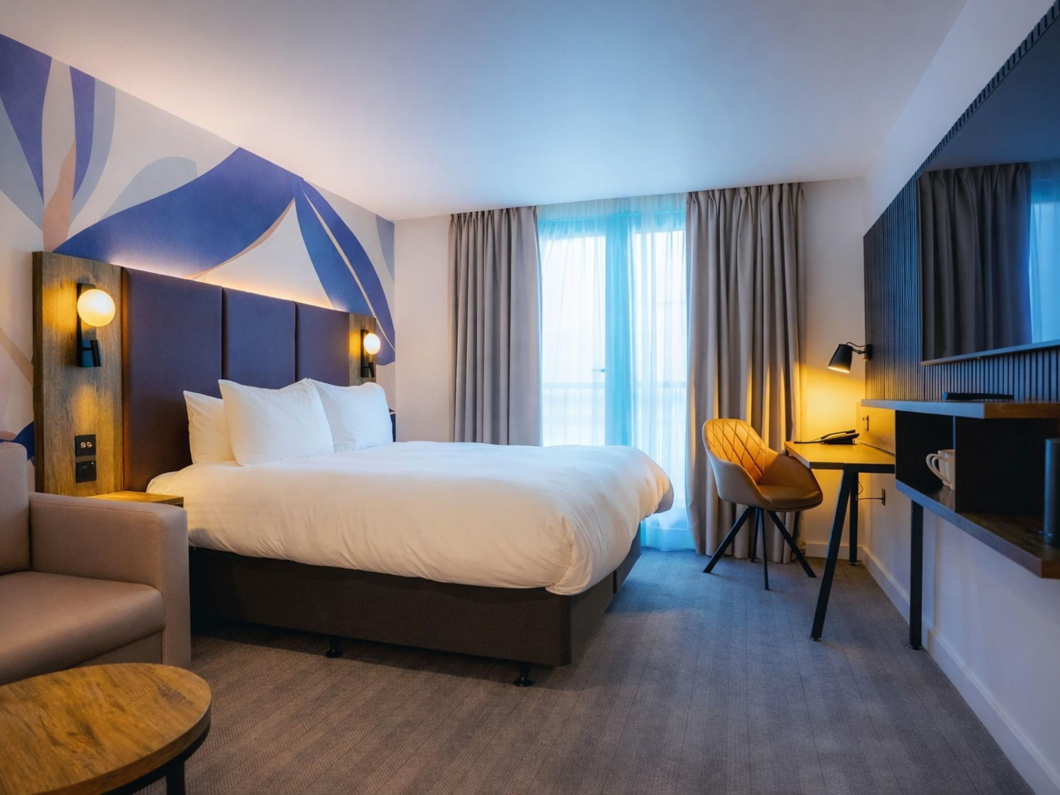 غرفة كوين قياسية