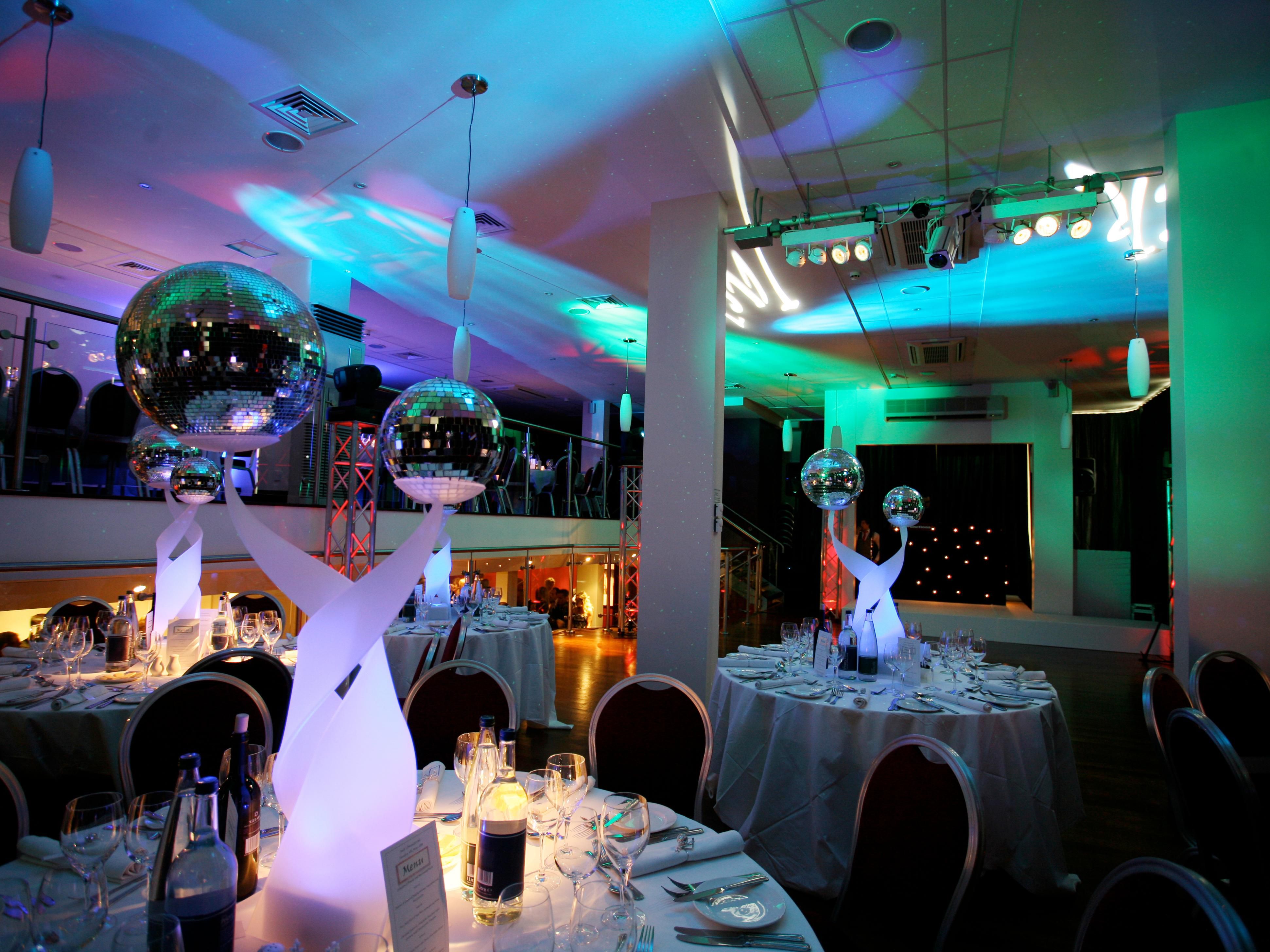 WE TAKE THE HARD WORK OUT OF PLANNING WITH OUR FESTIVE PACKAGES...
Let your hair down with your friends and 
colleagues and celebrate on a fun night filled 
with festive magic.
Enjoy an arrival drink followed by a delicious 
three-course meal and half a bottle of wine, 
then dance the night away with our resident DJ.