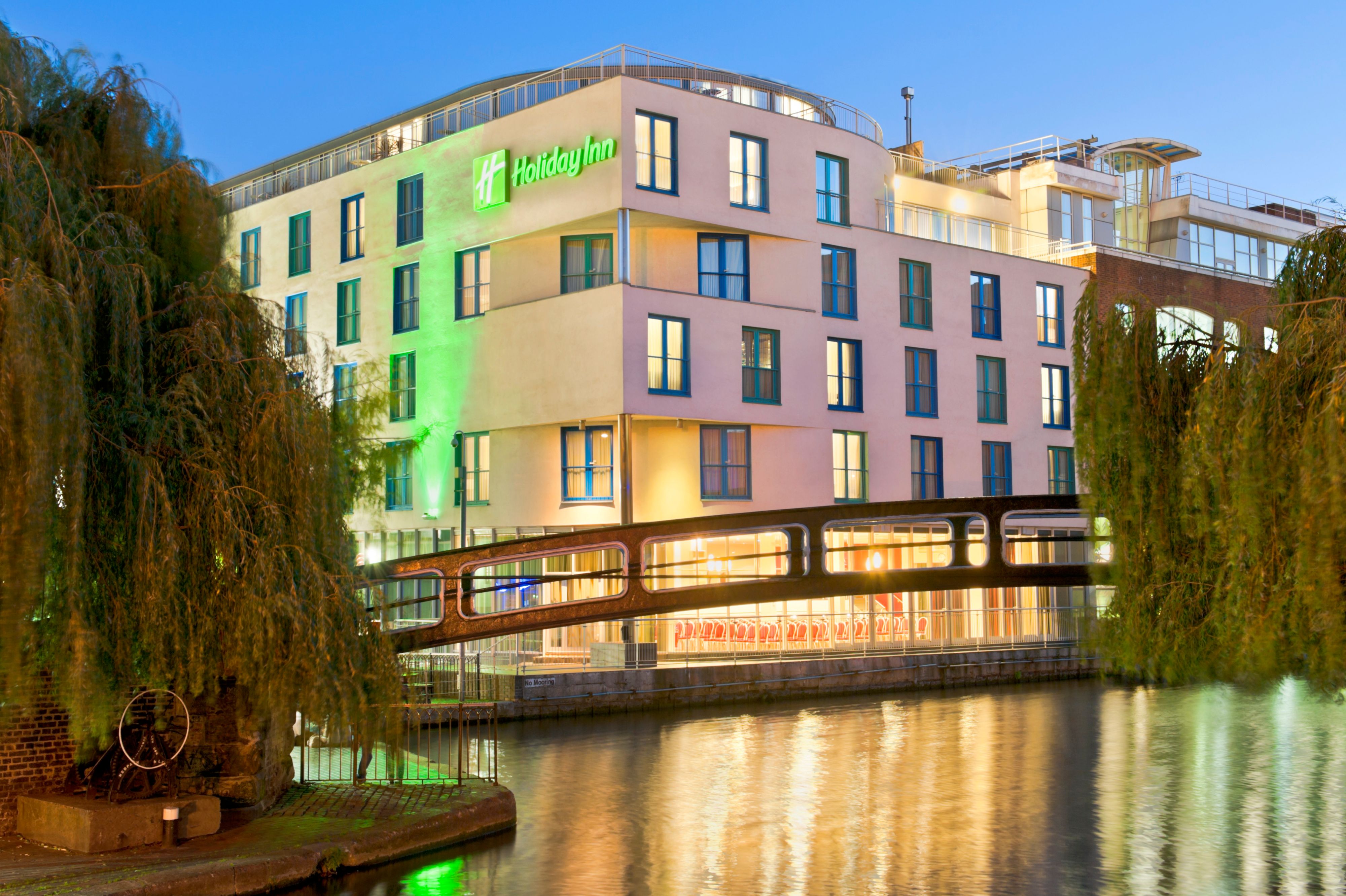アイエン トレカ ポラロイド stay in london Hotel in Camden Town London | Holiday Inn London - Camden Lock