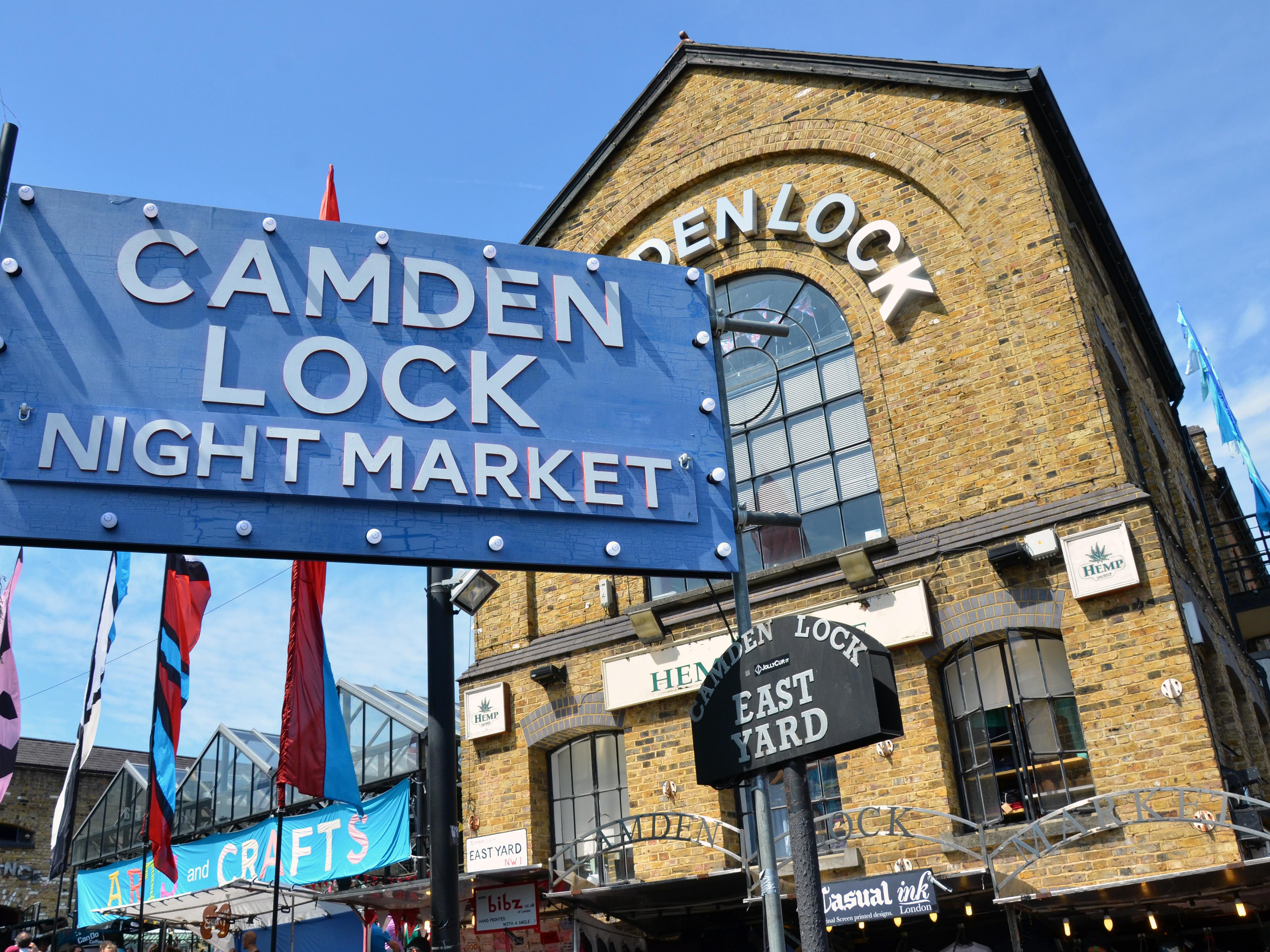 Book at Holiday inn London Bloomsbury to visit all London's key attractions without travelling much.