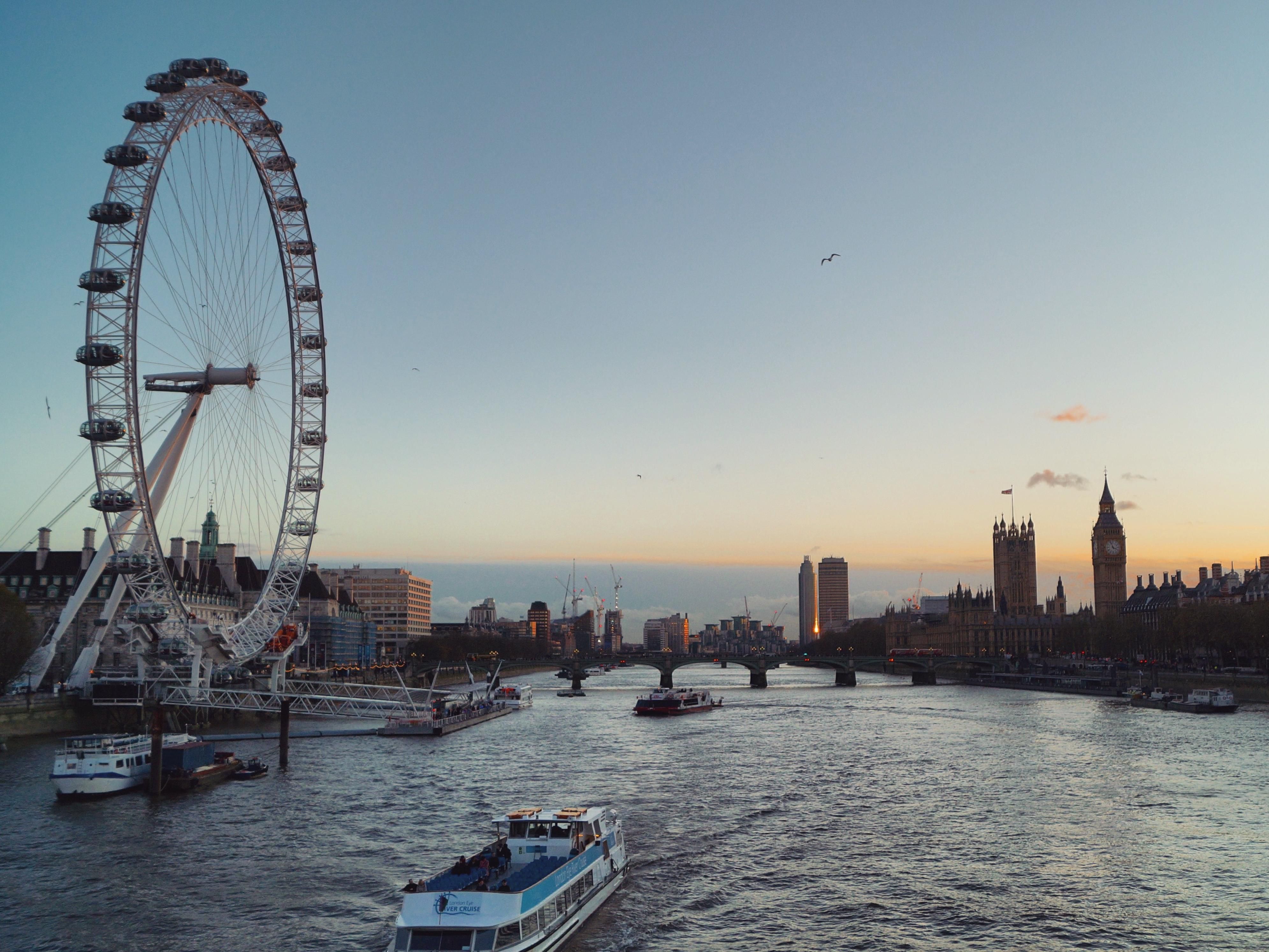 Key attractions near by:

- Regent's Park
- London Zoo
- Madam Tussauds
- Covent Garden
- Soho
- Oxford Street / Regents Street Shopping
- Camden Town & Market
