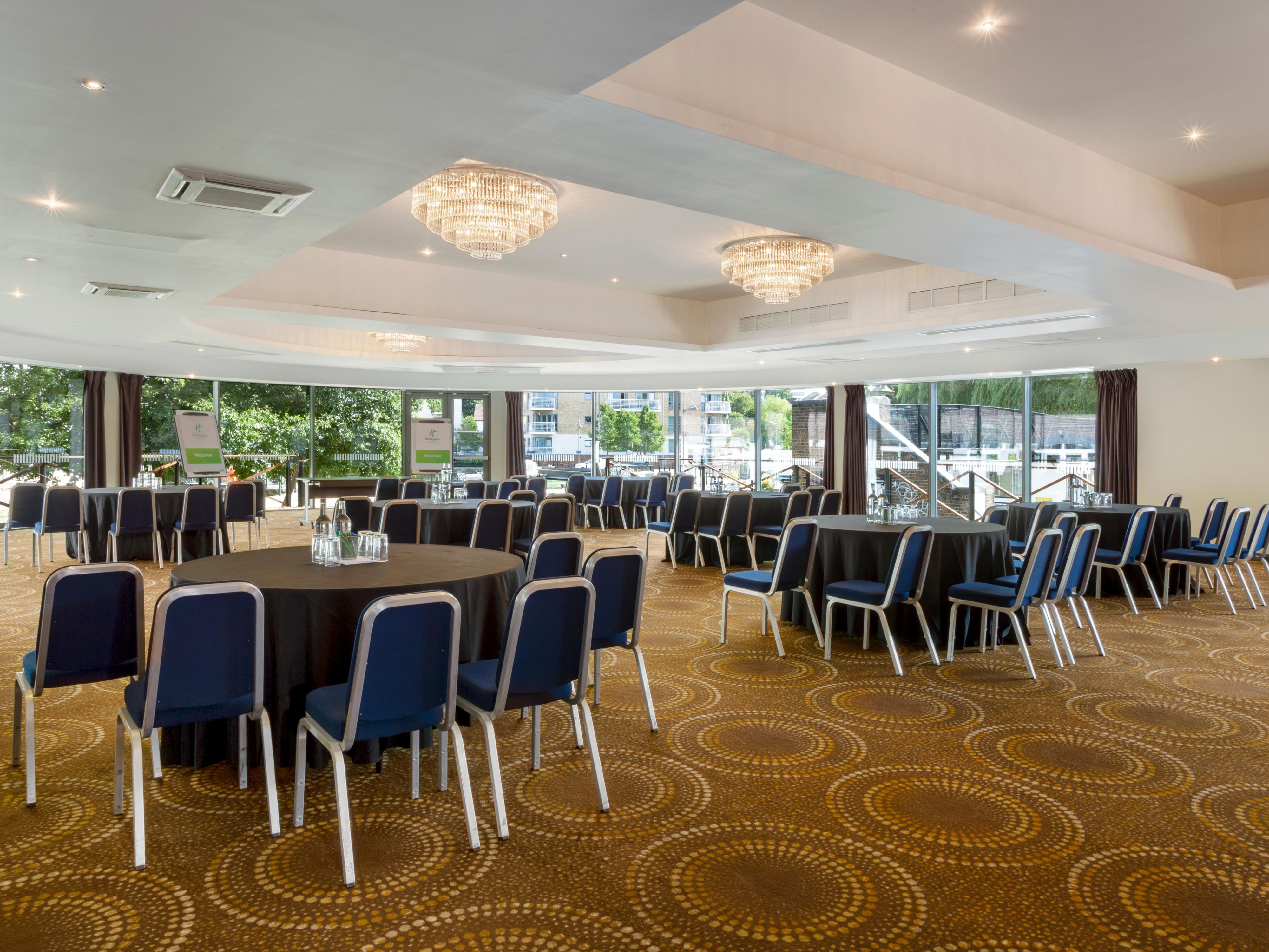 Hold your next meeting with us at Holiday Inn London Brentford. With six flexible meeting spaces to choose from, we are capable of hosting 2 - 500 guests. Situated on the water, the space benefits from natural lighting. Located midway between central London and Heathrow Airport, we make an excellent choice for your next event. 