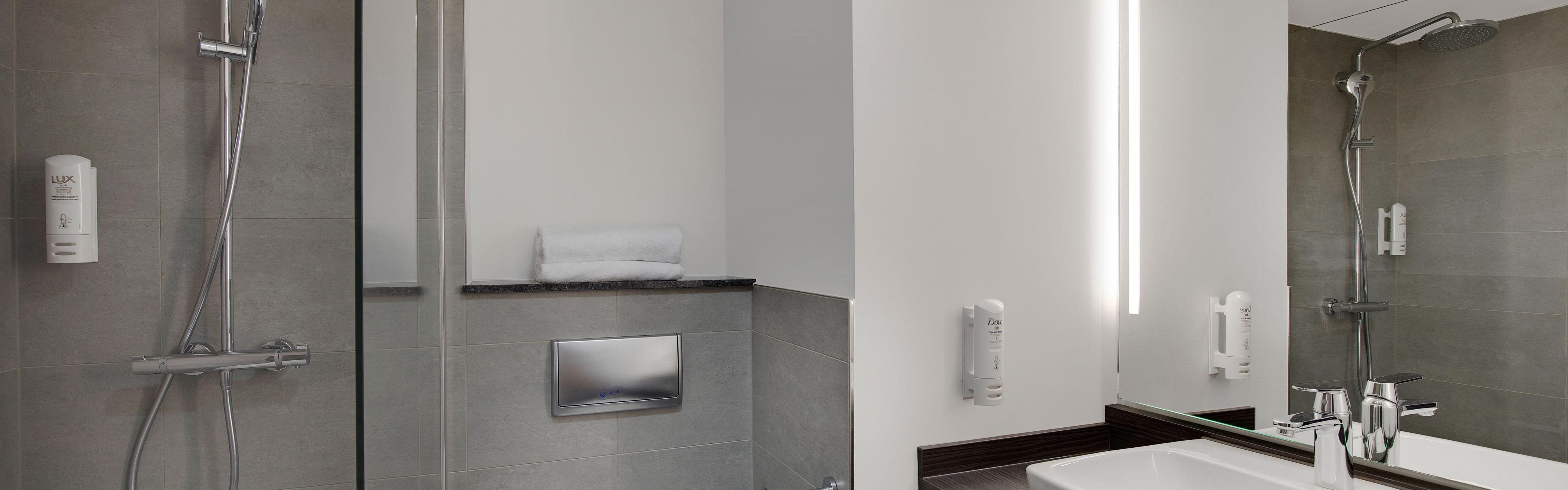 Holiday Inn Lubeck Hotels Holiday Inn Lubeck Hotel Room Rates