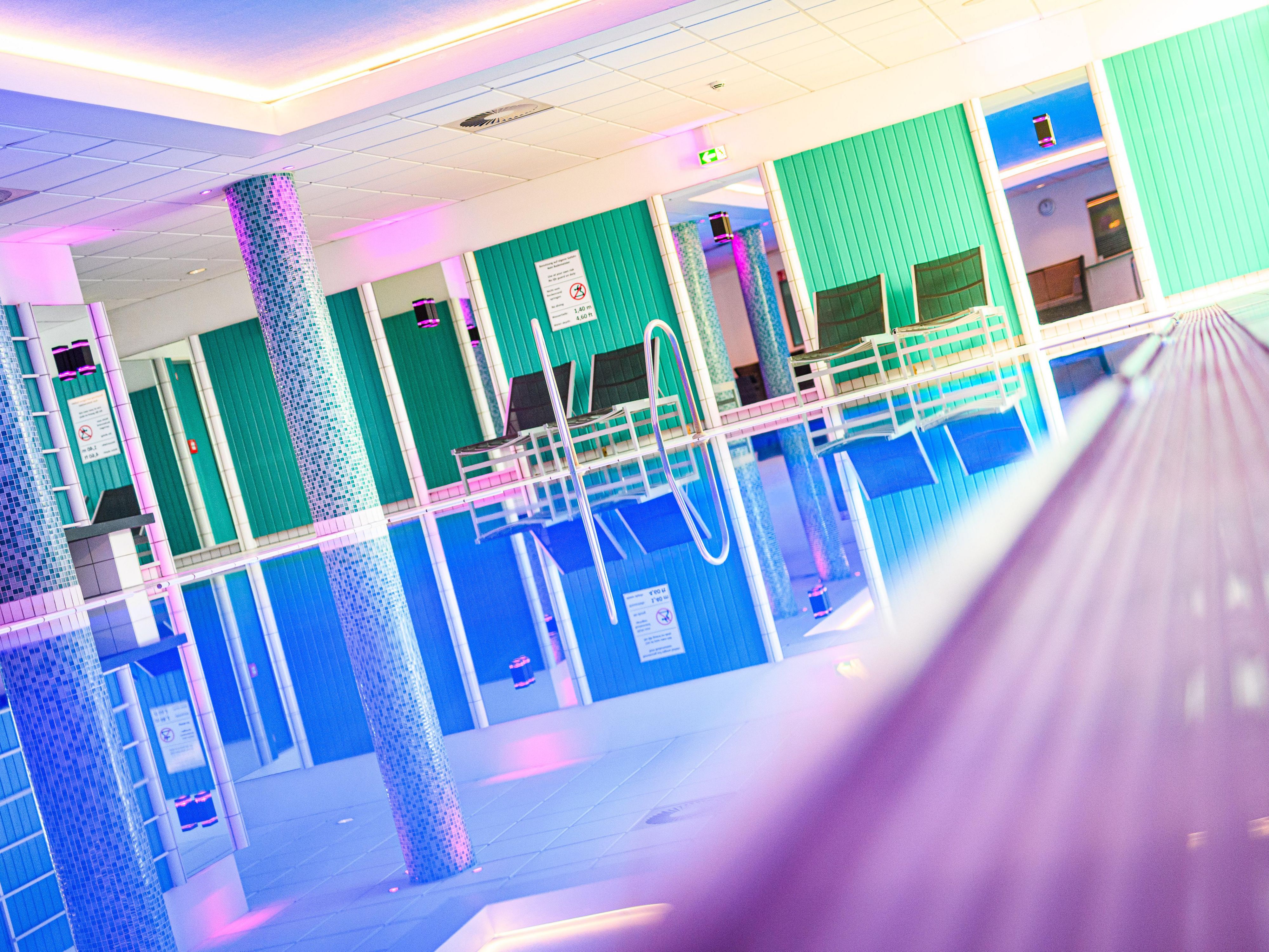 Work and relax! Under this motto, our gym and spa area with different cardio devices, a heated pool, as well as a Finnish sauna, can be used free of charge by all hotel guests. 