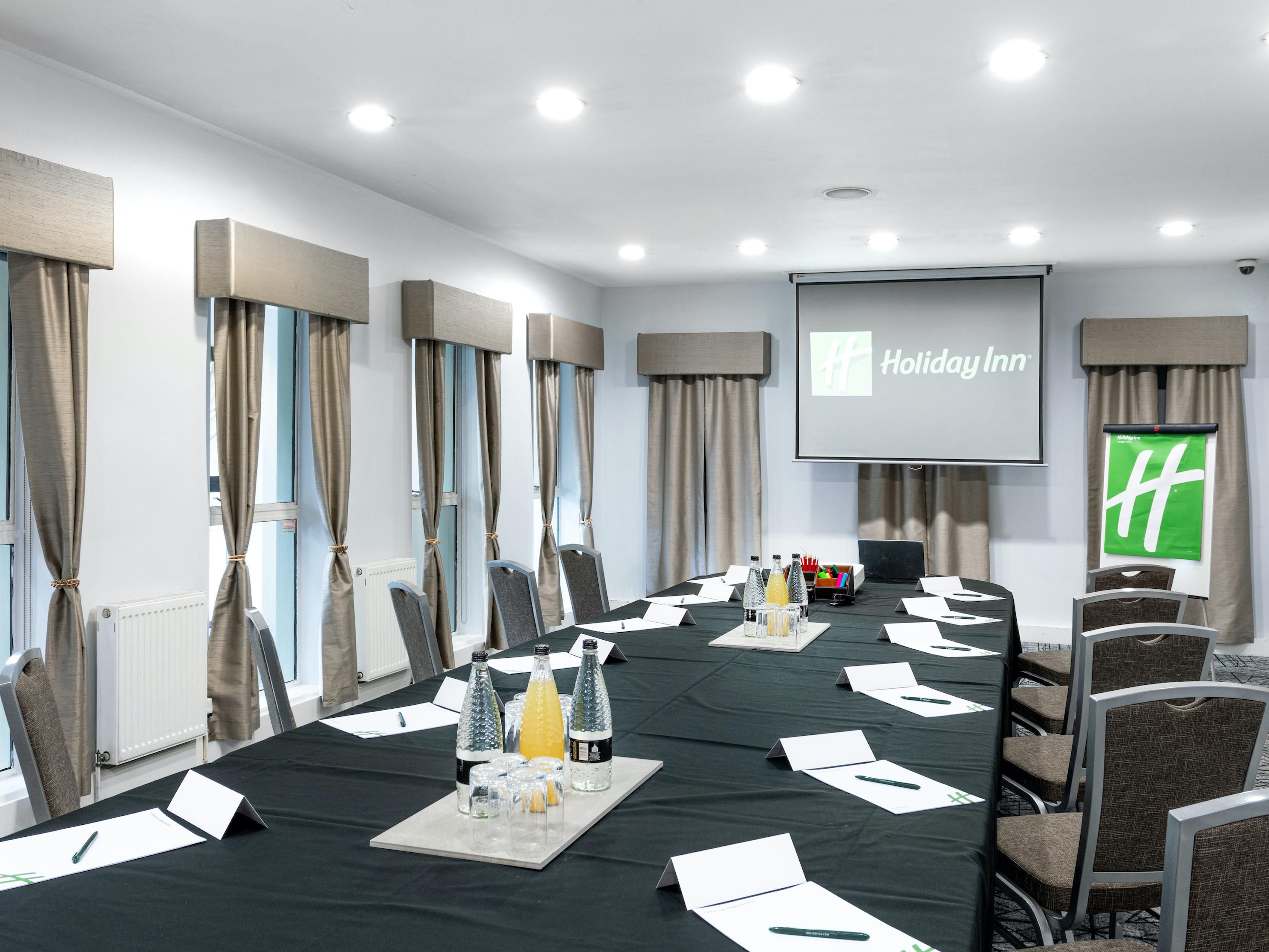 Holiday Inn Manchester Oldham offers flexible event spaces for up to 500 guests, perfect for conferences, exhibitions, or gala dinners. With expert planning support, catering, and free Wi-Fi, your event is in safe hands. Discover more—download our conference brochure today!