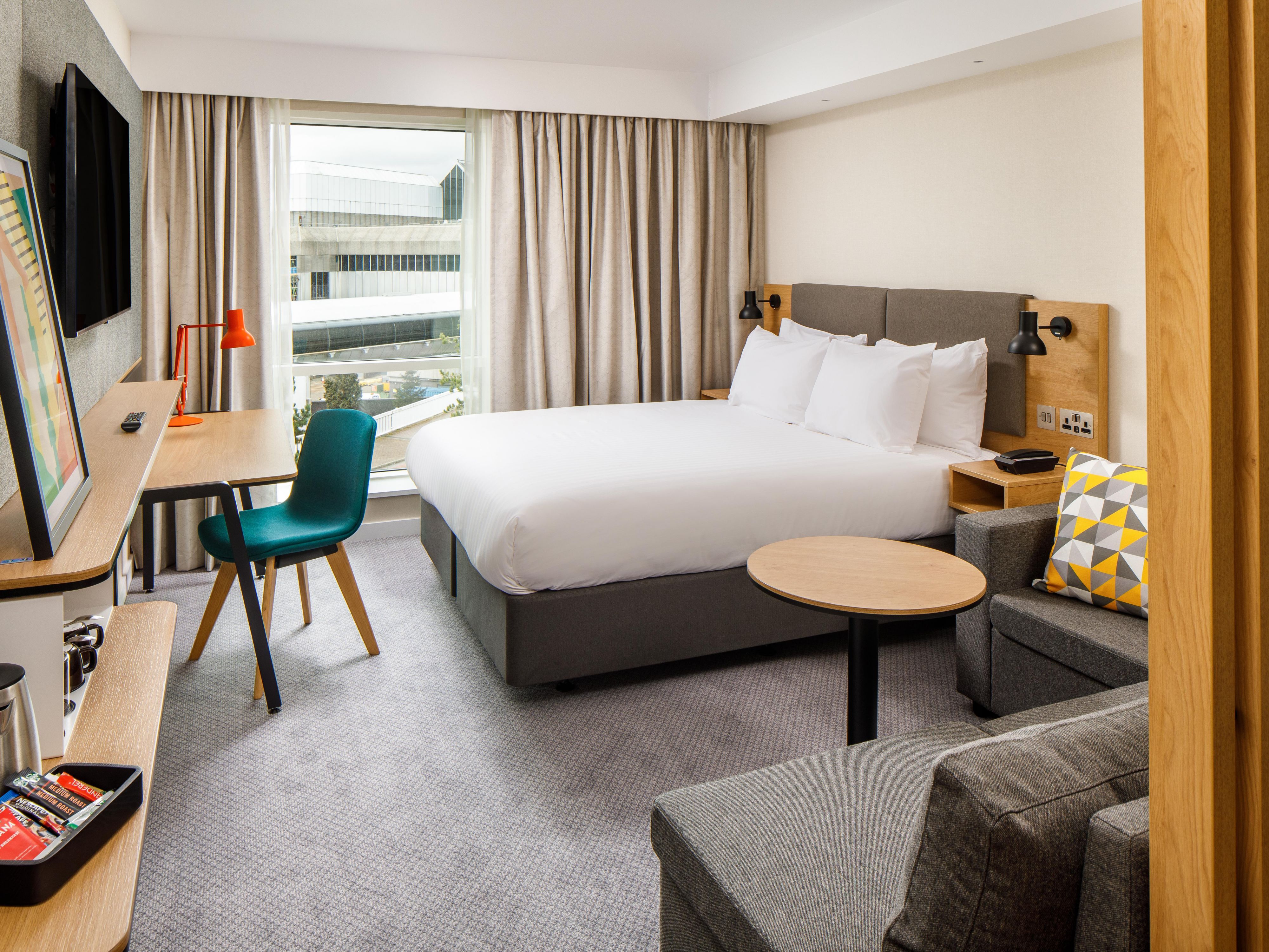 Experience hassle-free holiday travel with our Park, Stay, and Go package. Each package includes an overnight stay at the hotel and parking at Car Park 2 for up to 4, 8, or 15 days, depending on the duration of your trip.