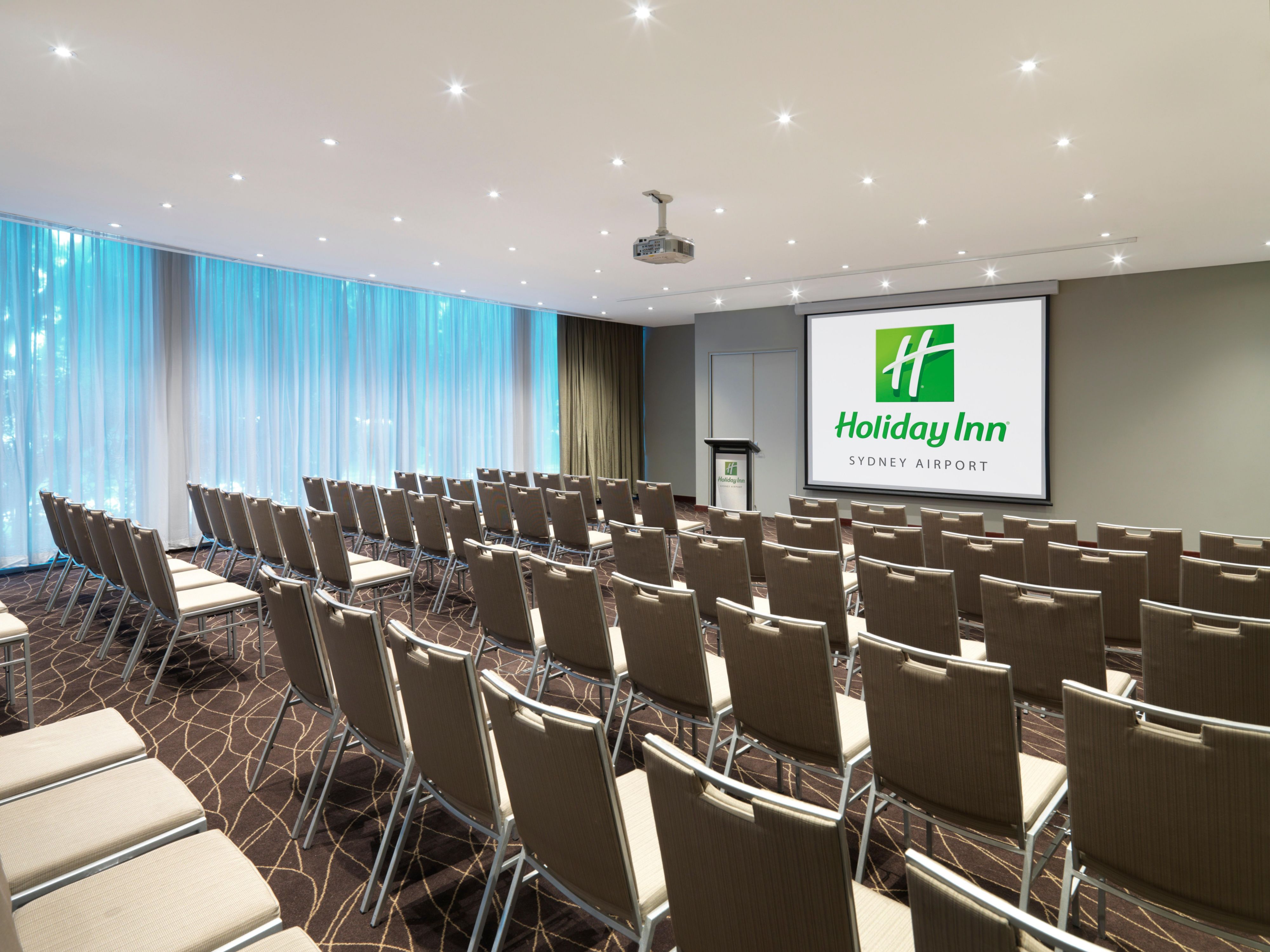 Hold your next meeting or event at Holiday Inn Sydney Airport and take advantage of our pillarless spaces and natural sunlight. With our location being 400 meters away from the train station, it makes getting to our hotel easy. We are the small meeting specialists and can play host to 6 to 90 people. 