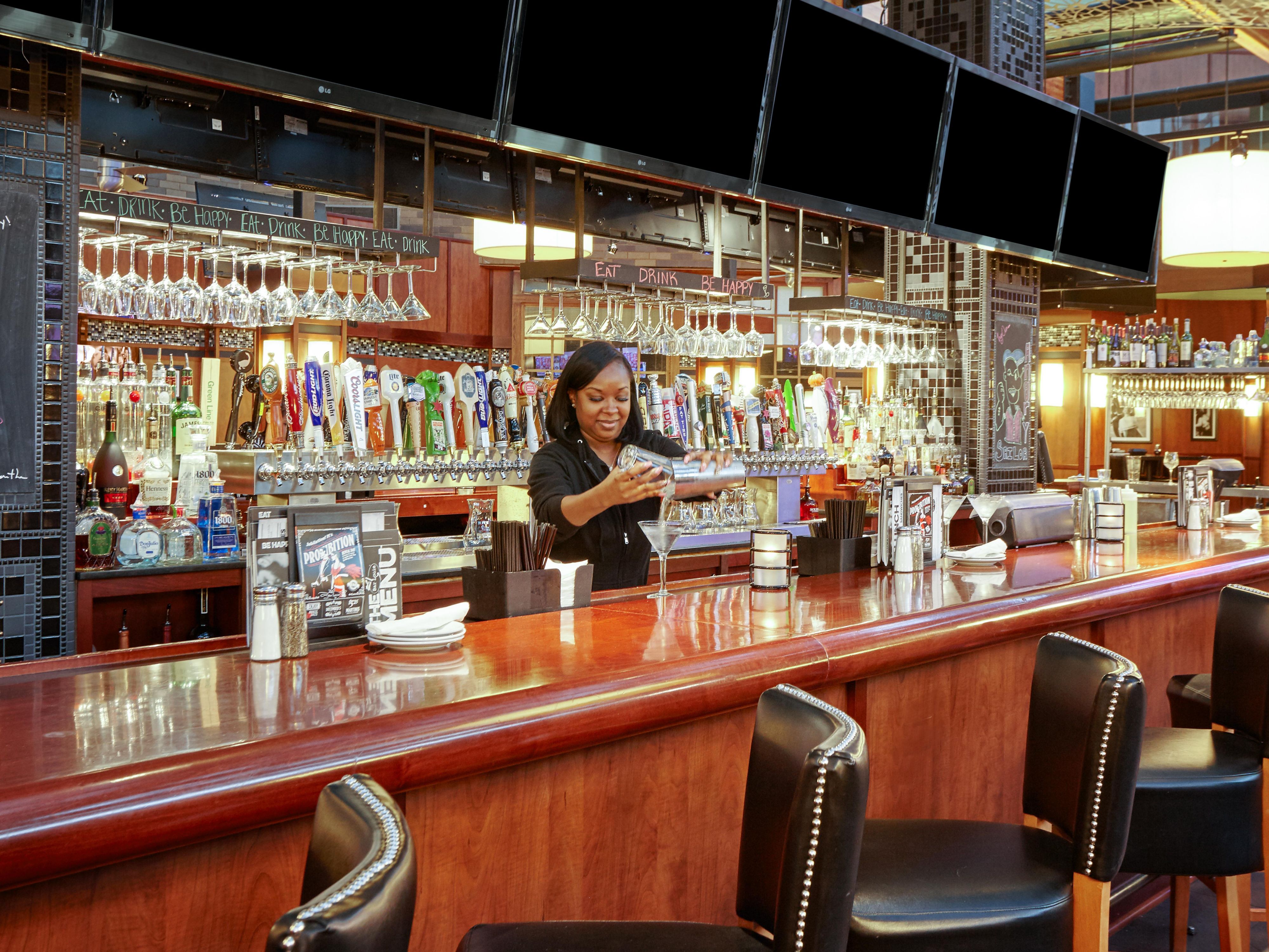 Family Hotel in Matteson, IL with Pools Holiday Inn Chicago Matteson Conf Ctr